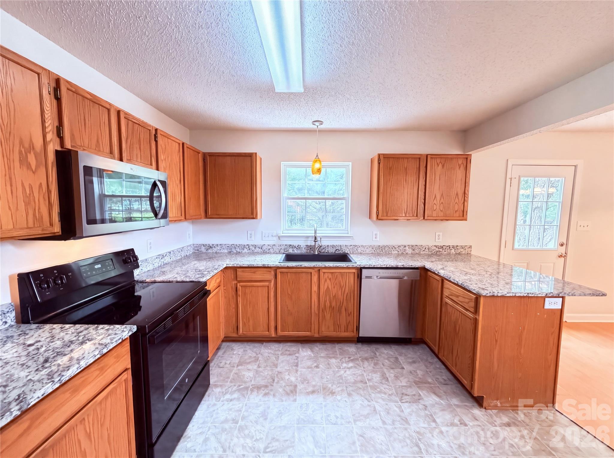 2916 Rosemeade Drive Property Photo 6