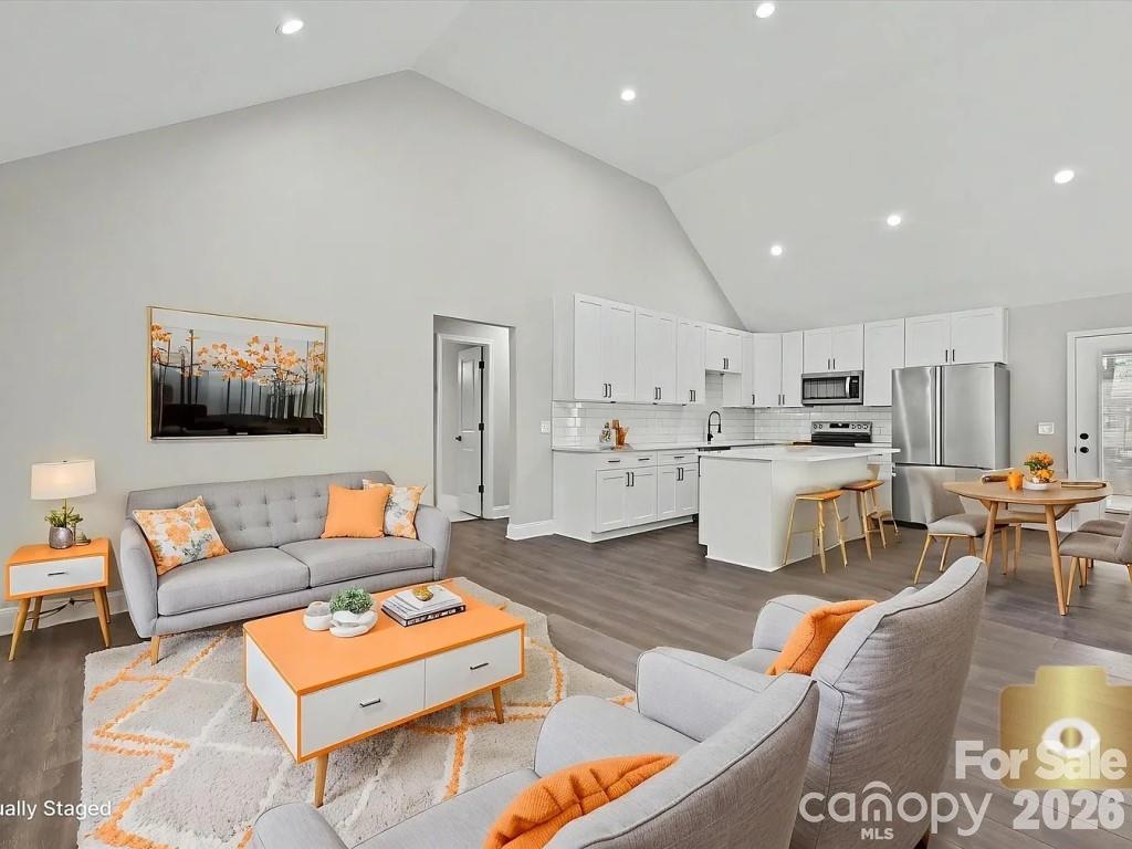 211 Ridley Street Property Photo 2