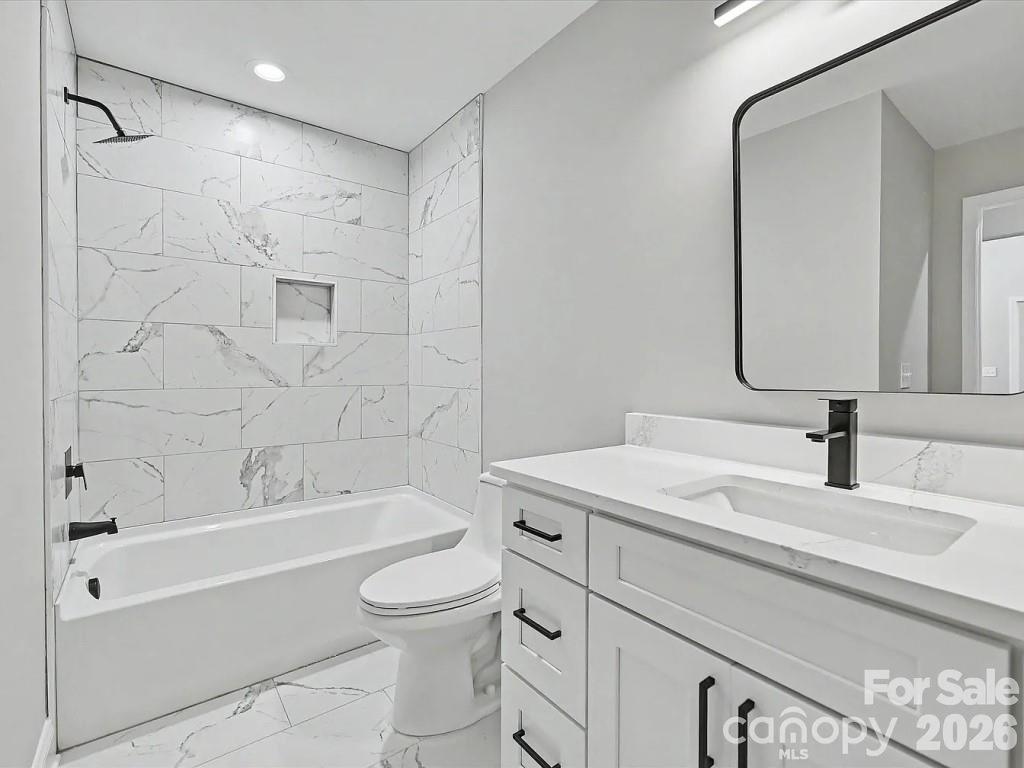 211 Ridley Street Property Photo 8
