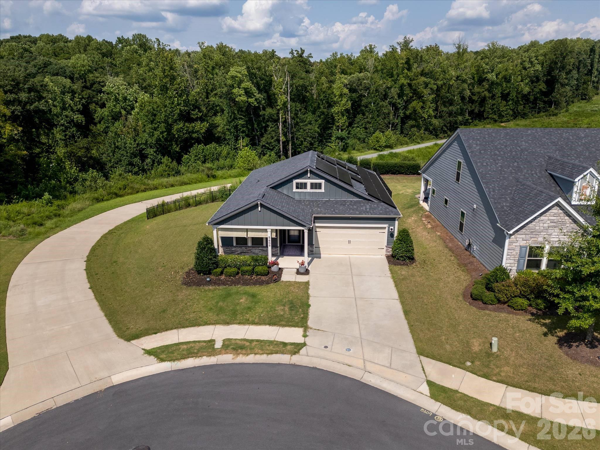 5609 Lavaux Court Property Photo 1