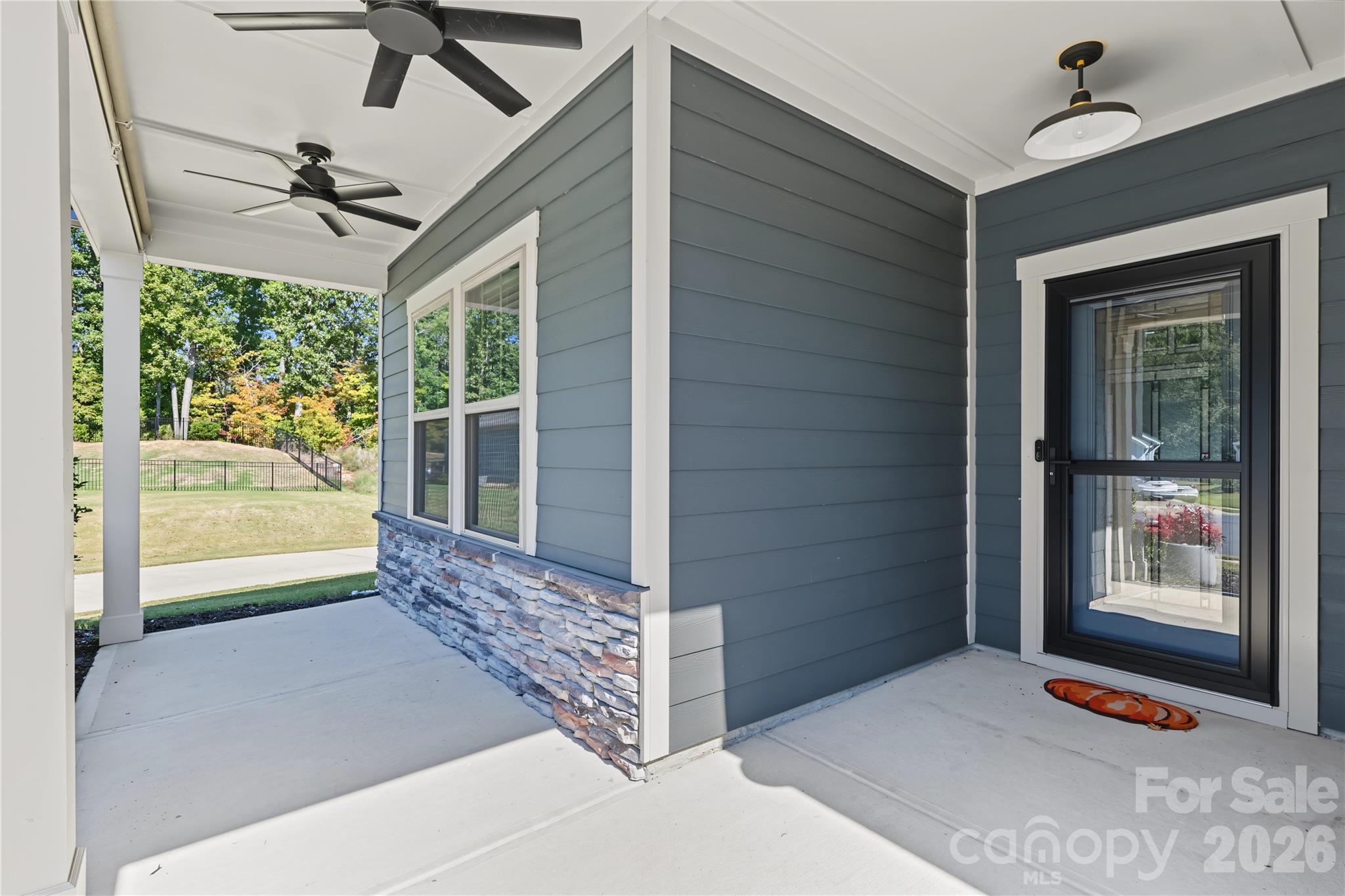 5609 Lavaux Court Property Photo 3
