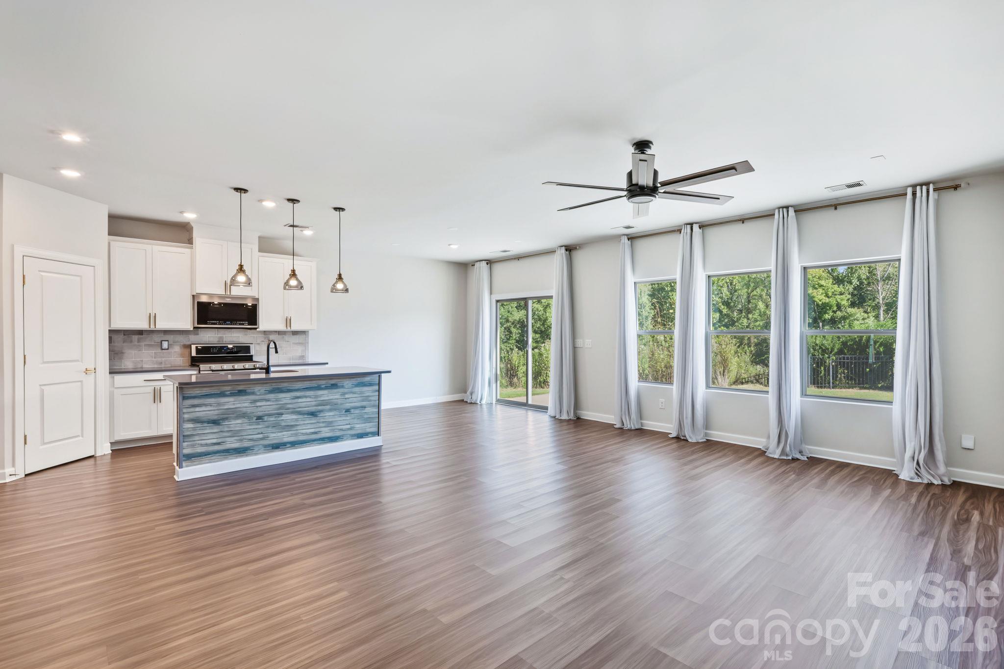 5609 Lavaux Court Property Photo 6