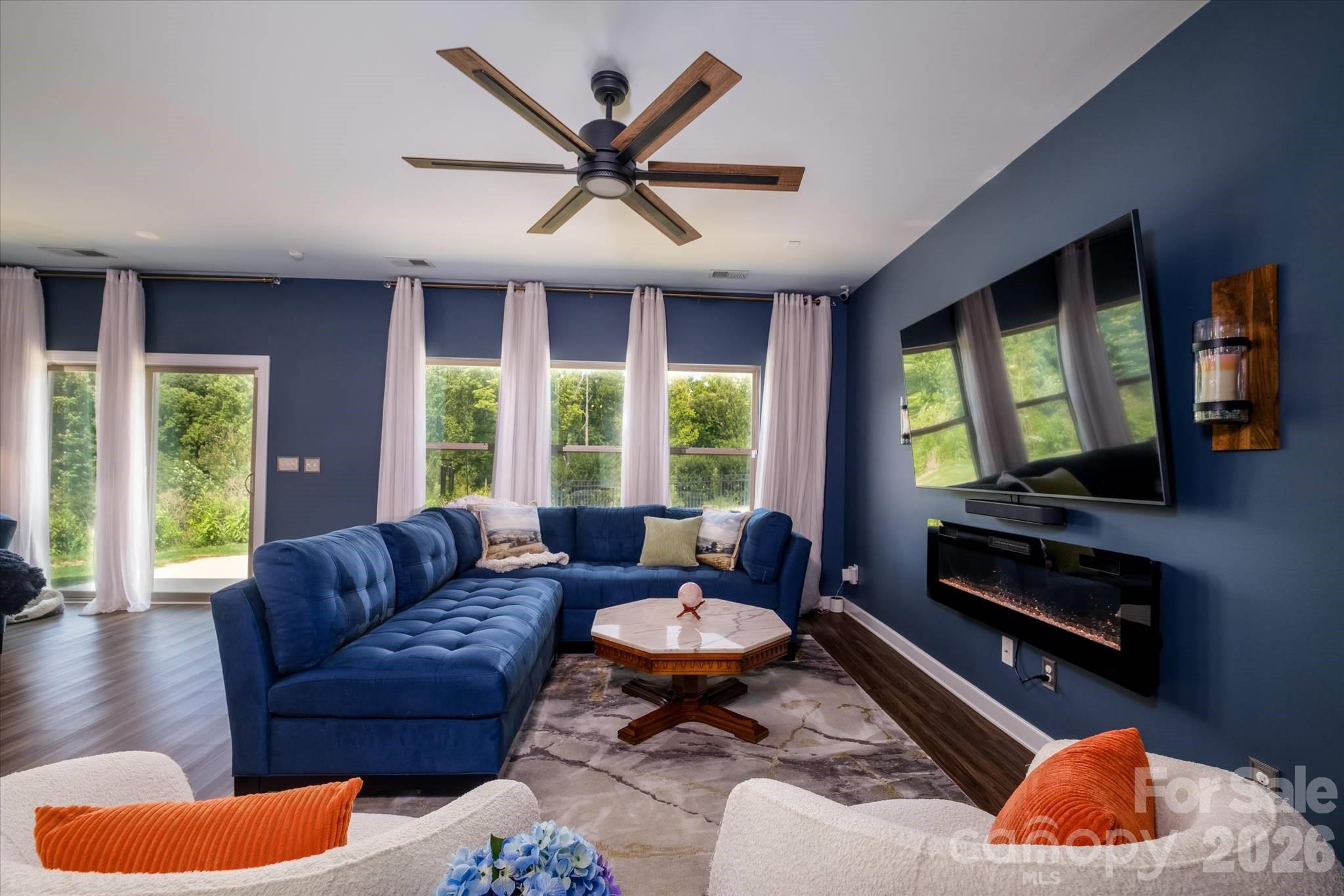 5609 Lavaux Court Property Photo 8