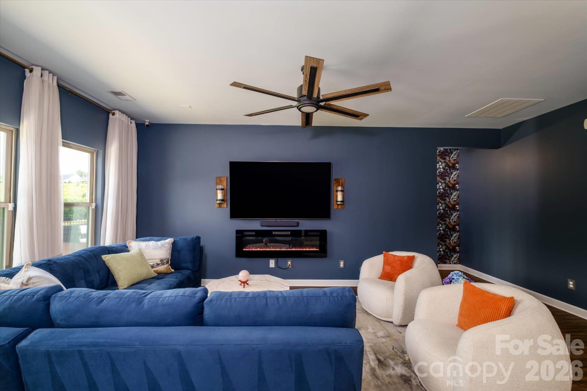 5609 Lavaux Court Property Photo 9