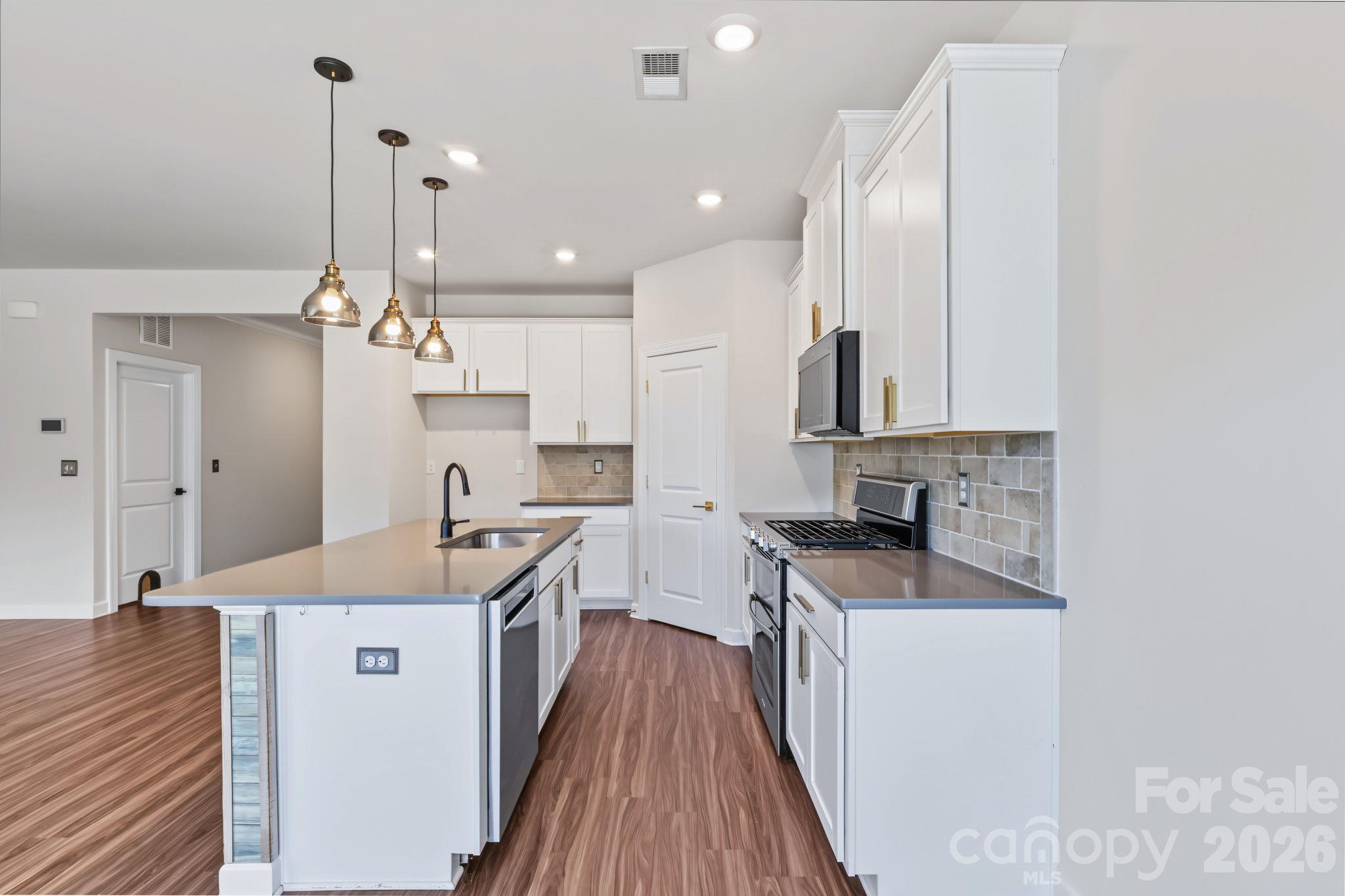 5609 Lavaux Court Property Photo 9