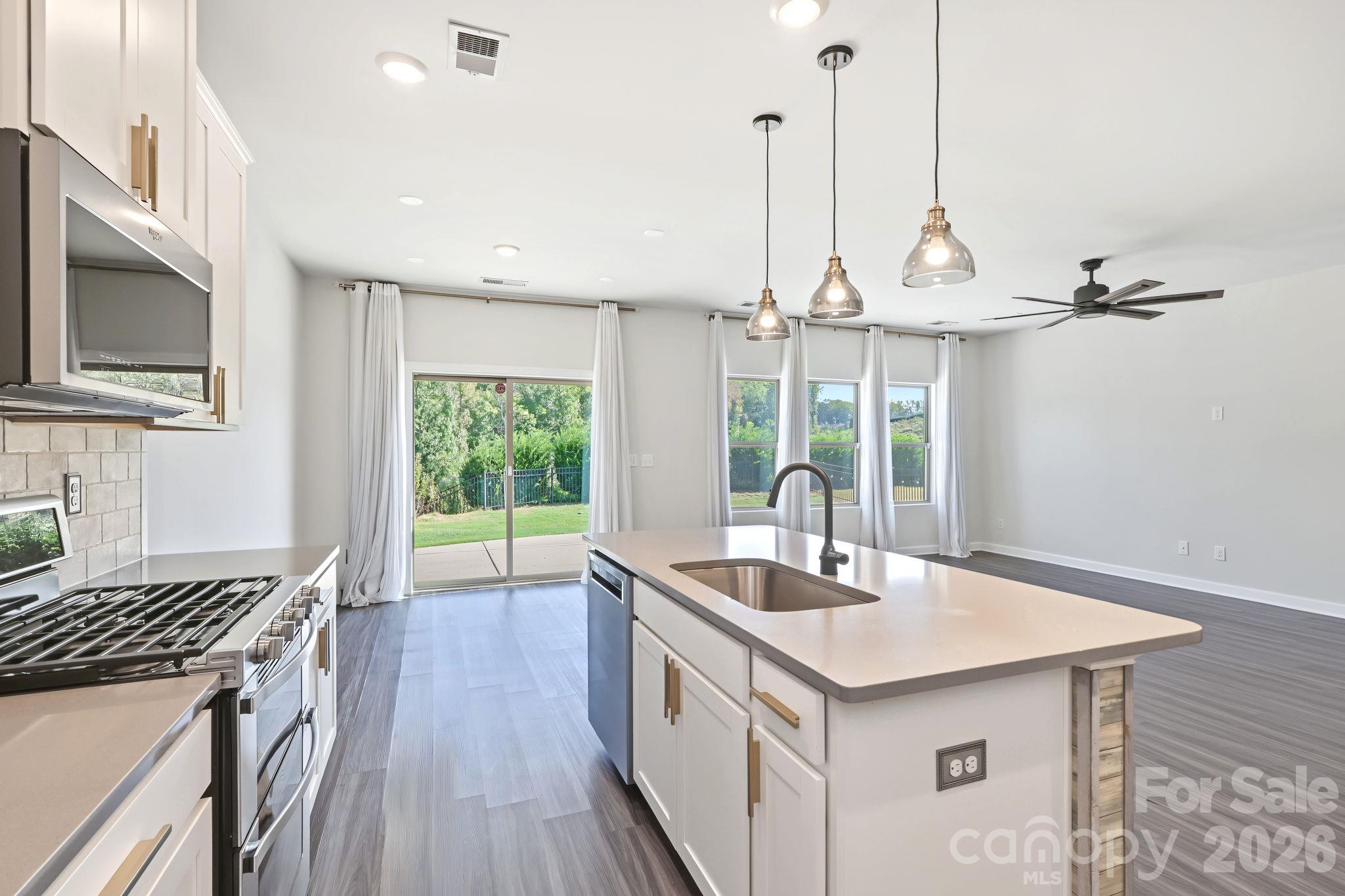 5609 Lavaux Court Property Photo 12