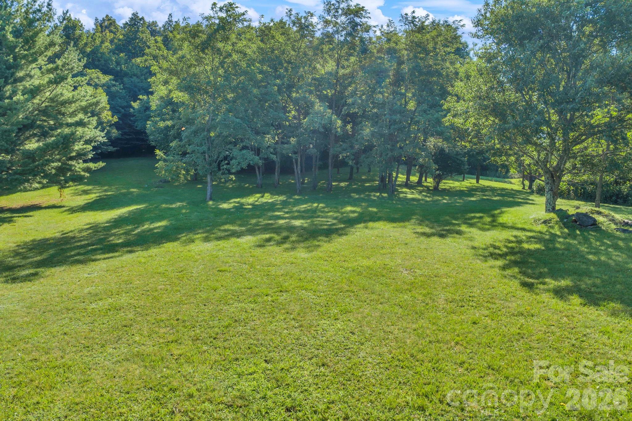 525 Schoolhouse Ridge Property Photo 3