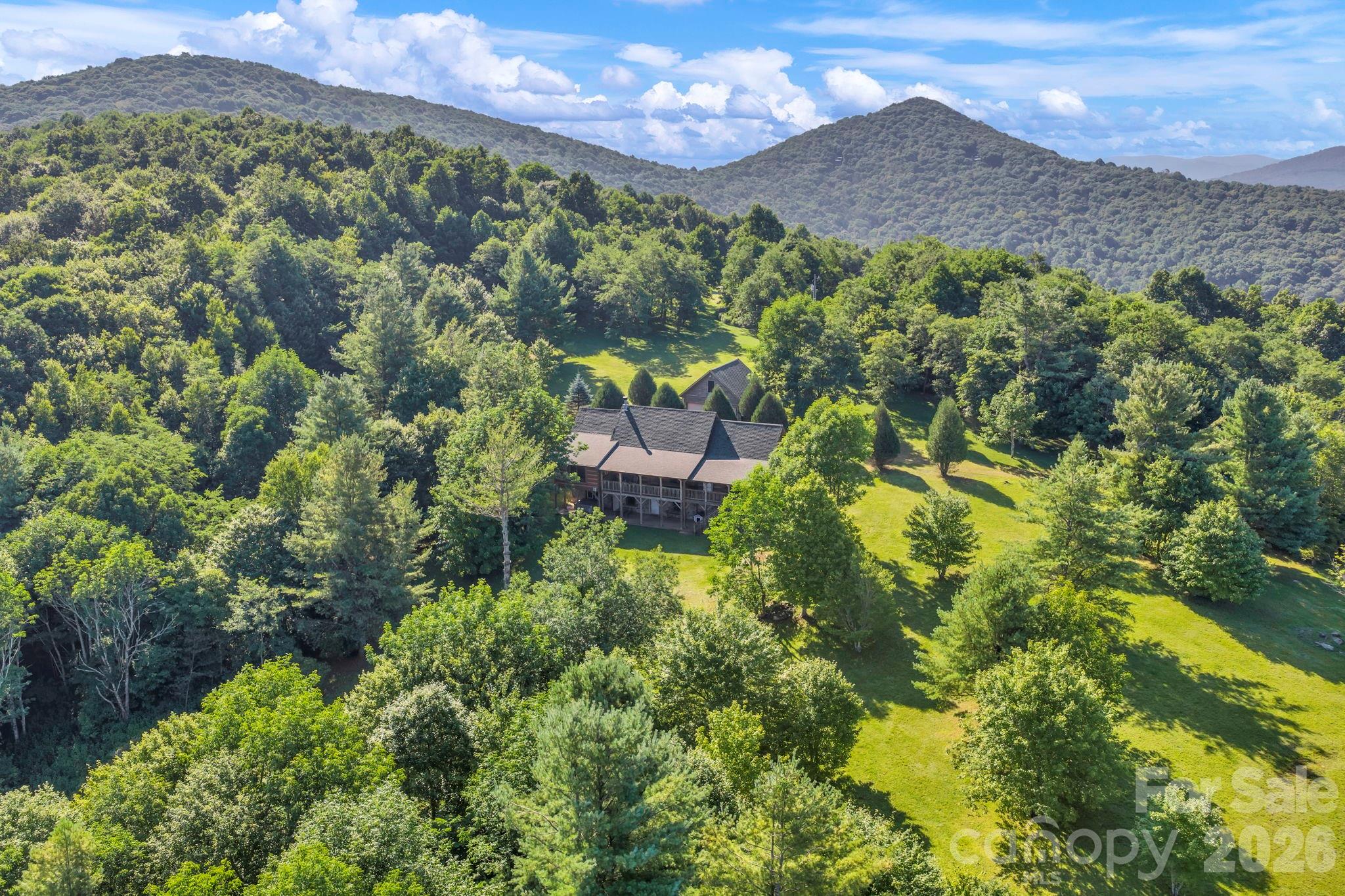 525 Schoolhouse Ridge Property Photo 5