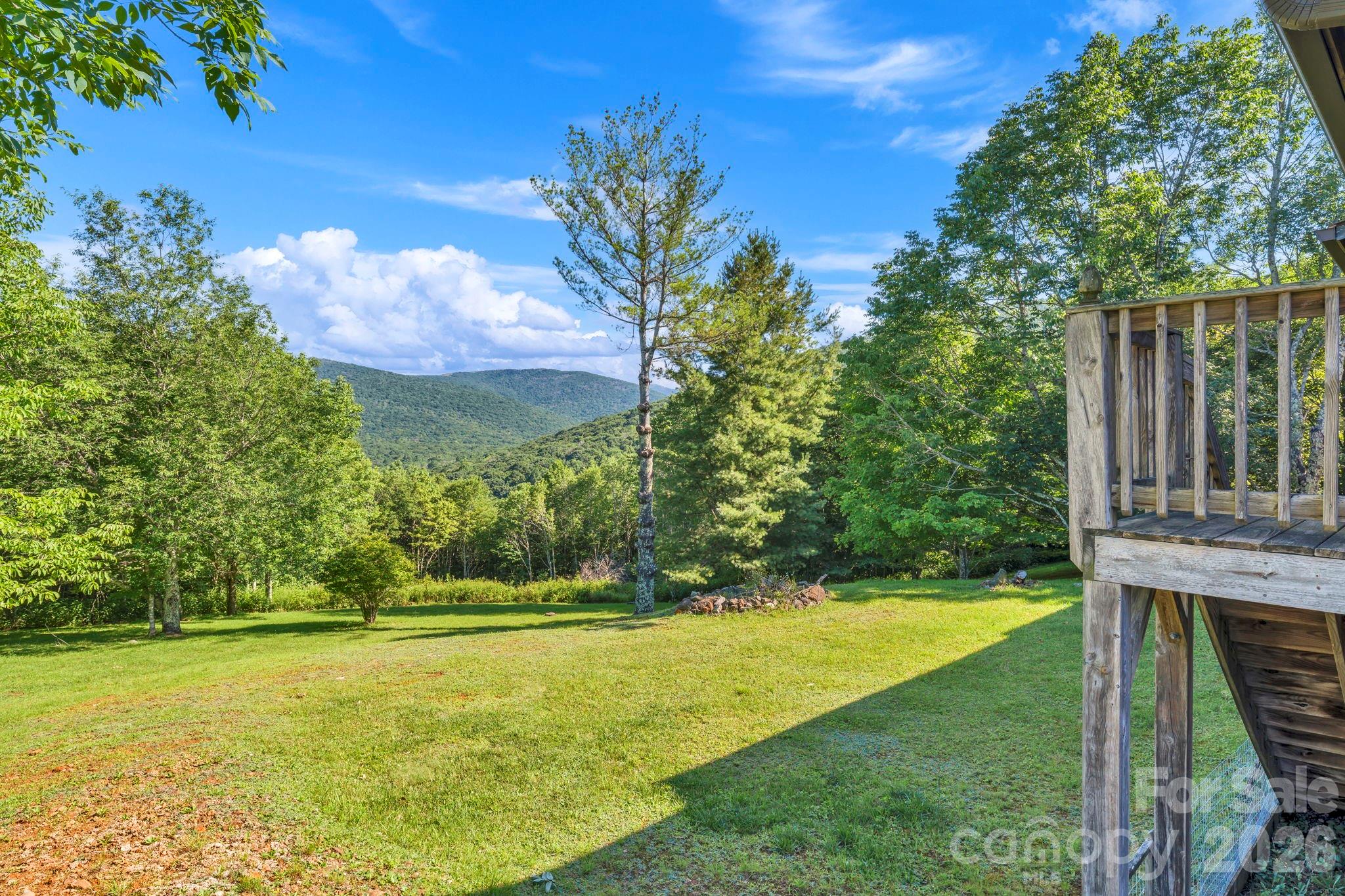 525 Schoolhouse Ridge Property Photo 7