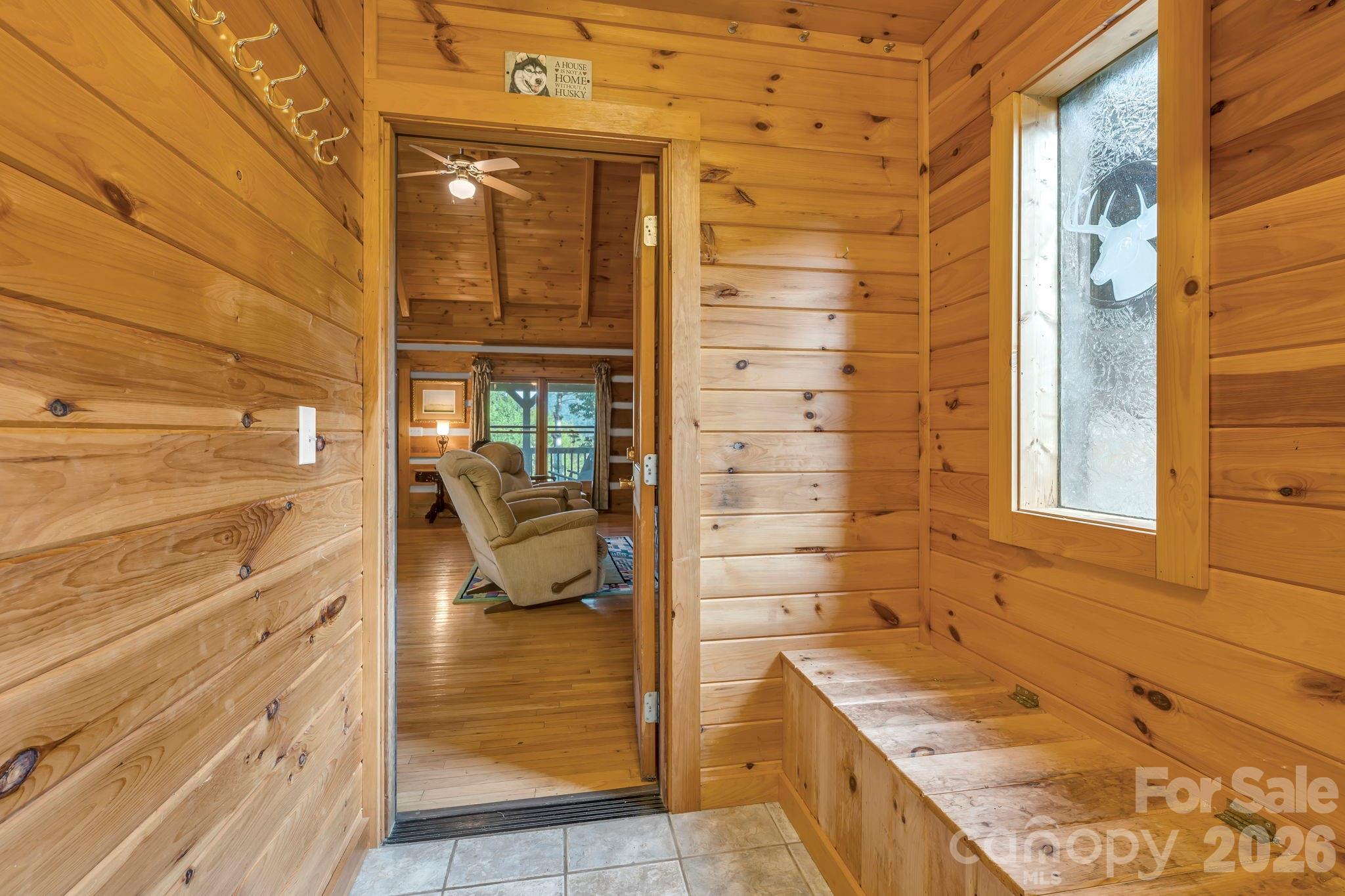 525 Schoolhouse Ridge Property Photo 17