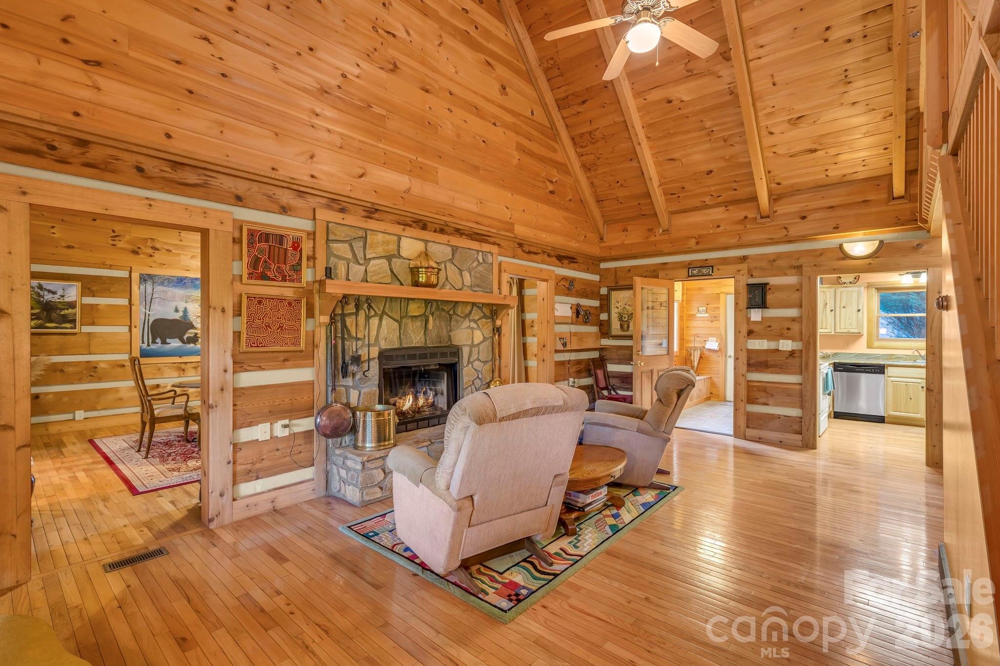 525 Schoolhouse Ridge Property Photo 19