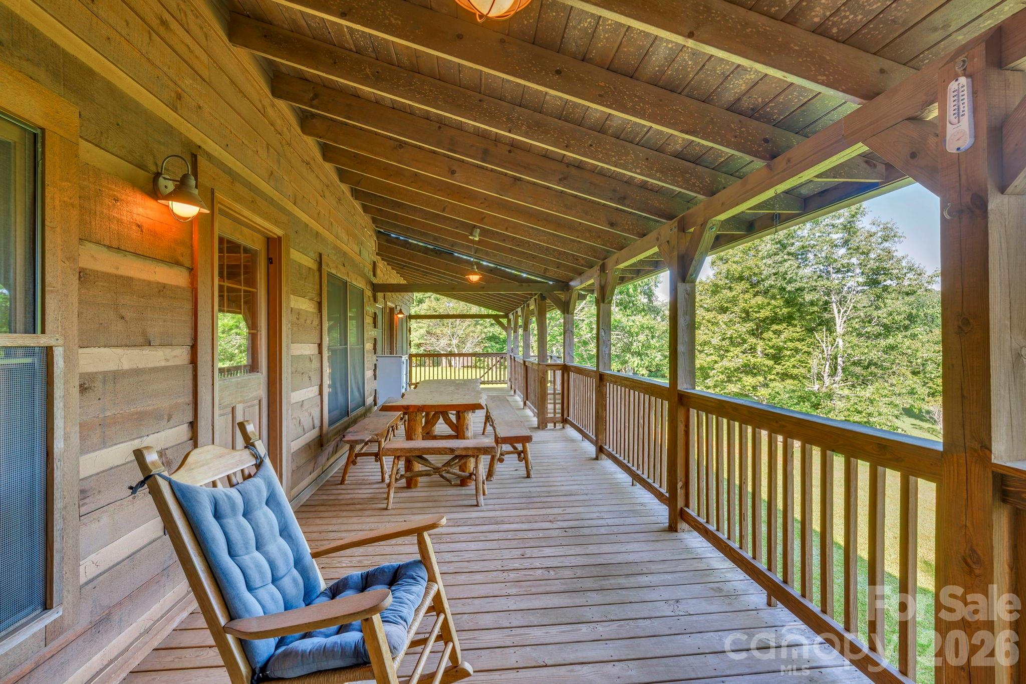 525 Schoolhouse Ridge Property Photo 21