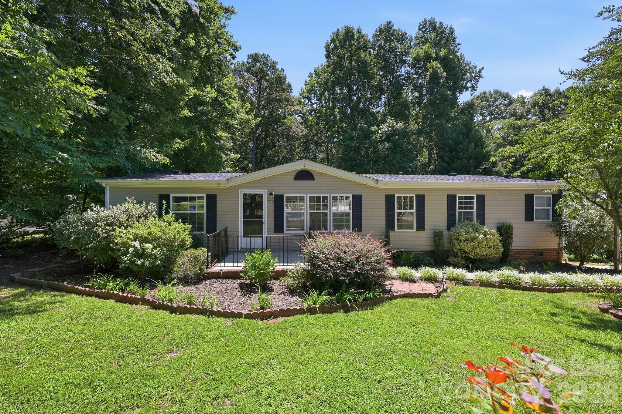 299 Sailwinds Road Property Photo 1