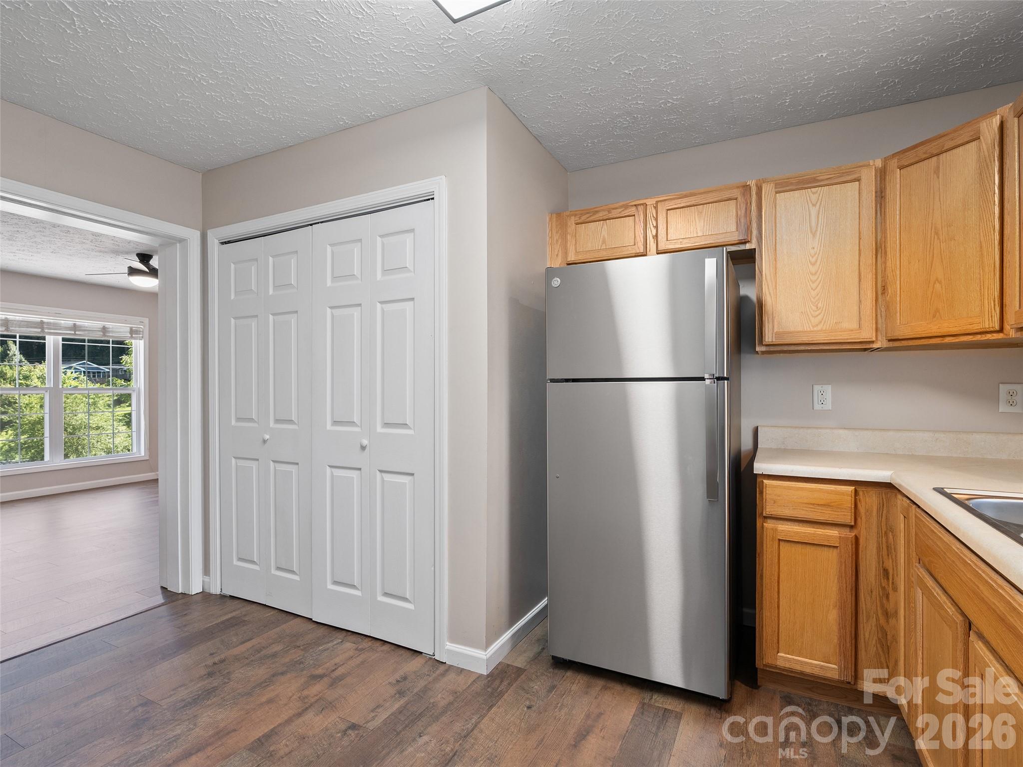 237 Camelot Drive B Property Photo 8