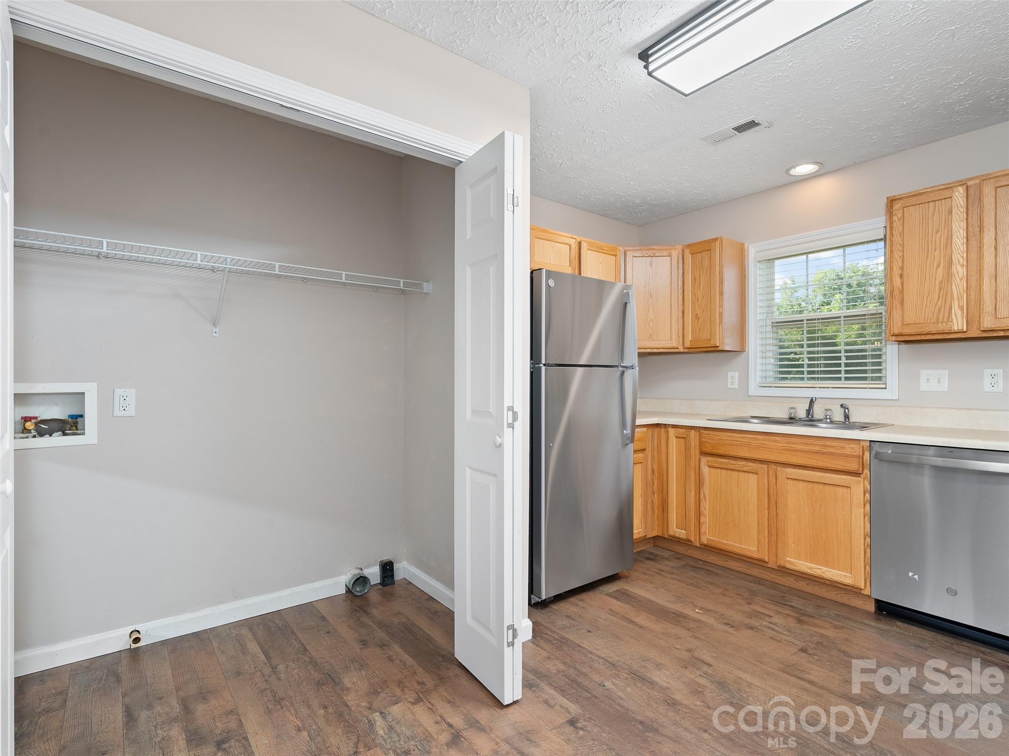 237 Camelot Drive B Property Photo 10