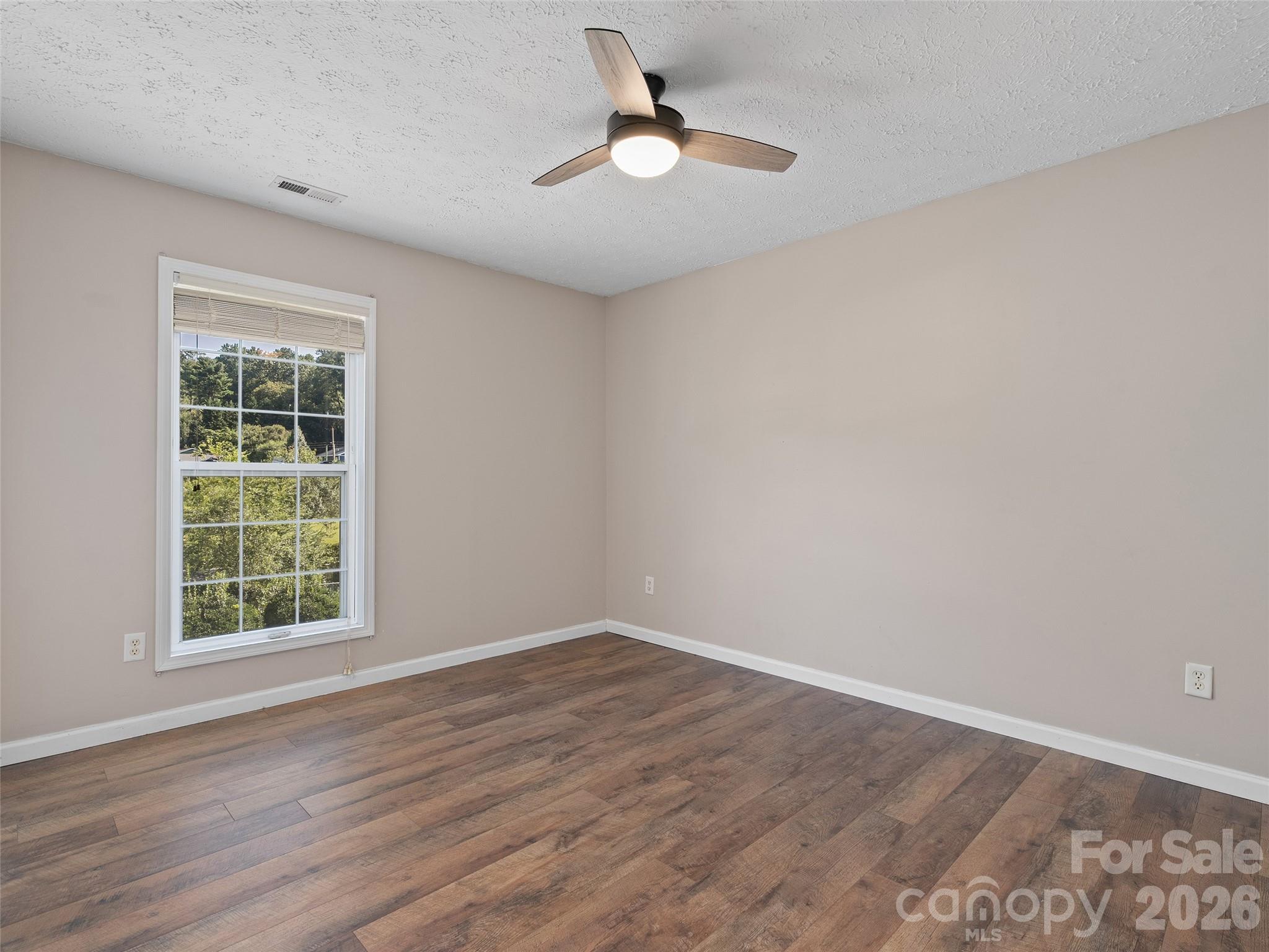 237 Camelot Drive B Property Photo 12