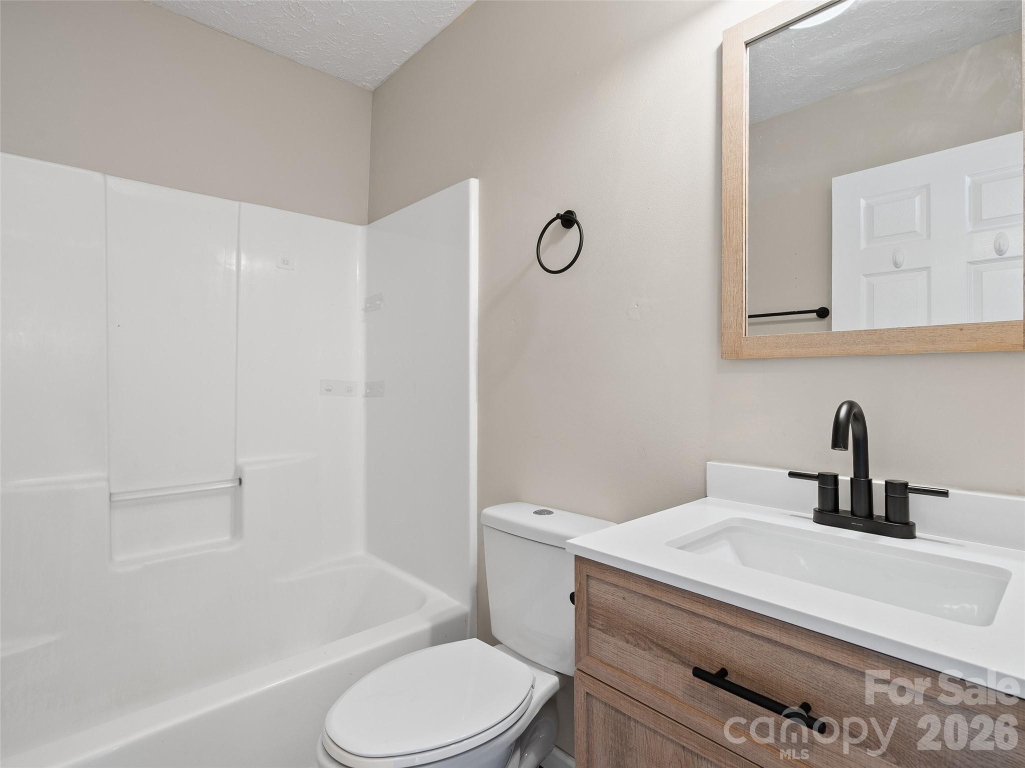 237 Camelot Drive B Property Photo 14