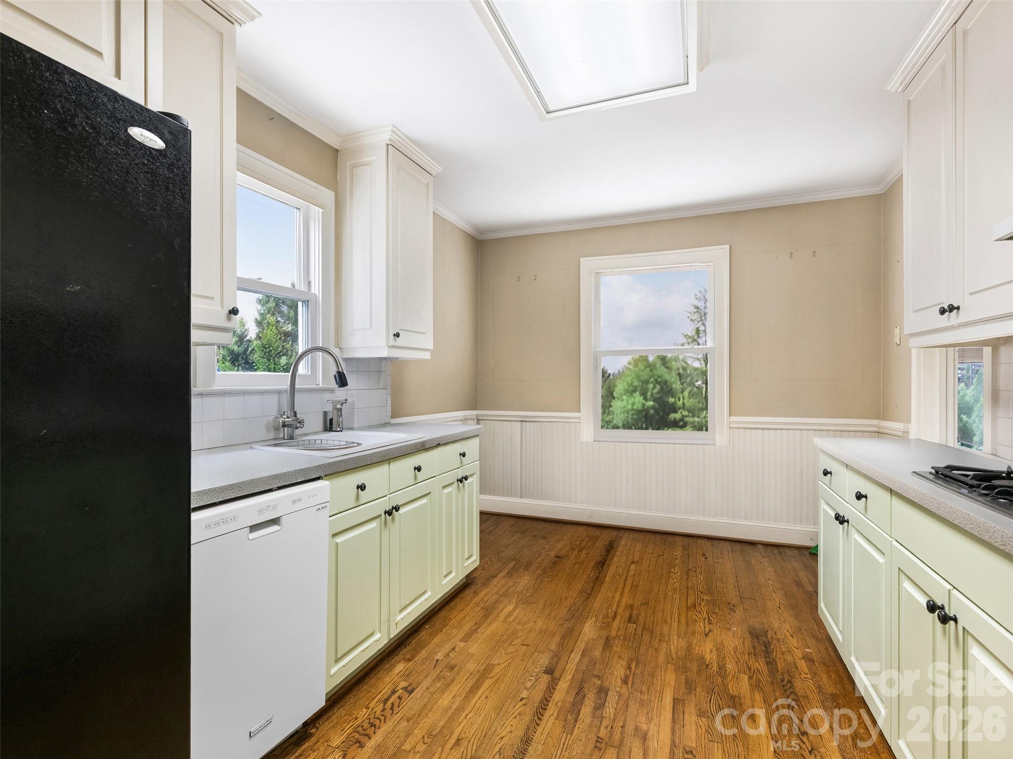 646 Marsh Road Property Photo 13