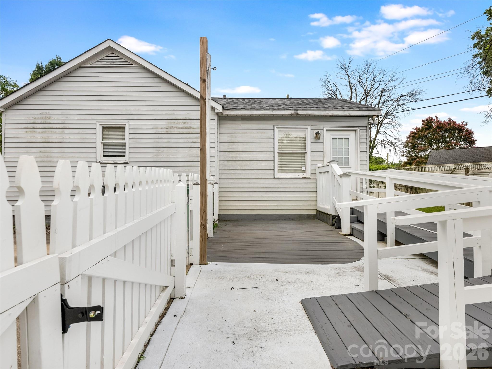 646 Marsh Road Property Photo 22