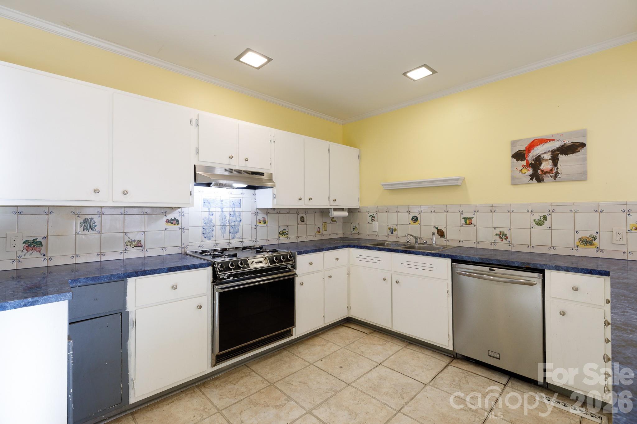 718 Milton Avenue Property Photo 7