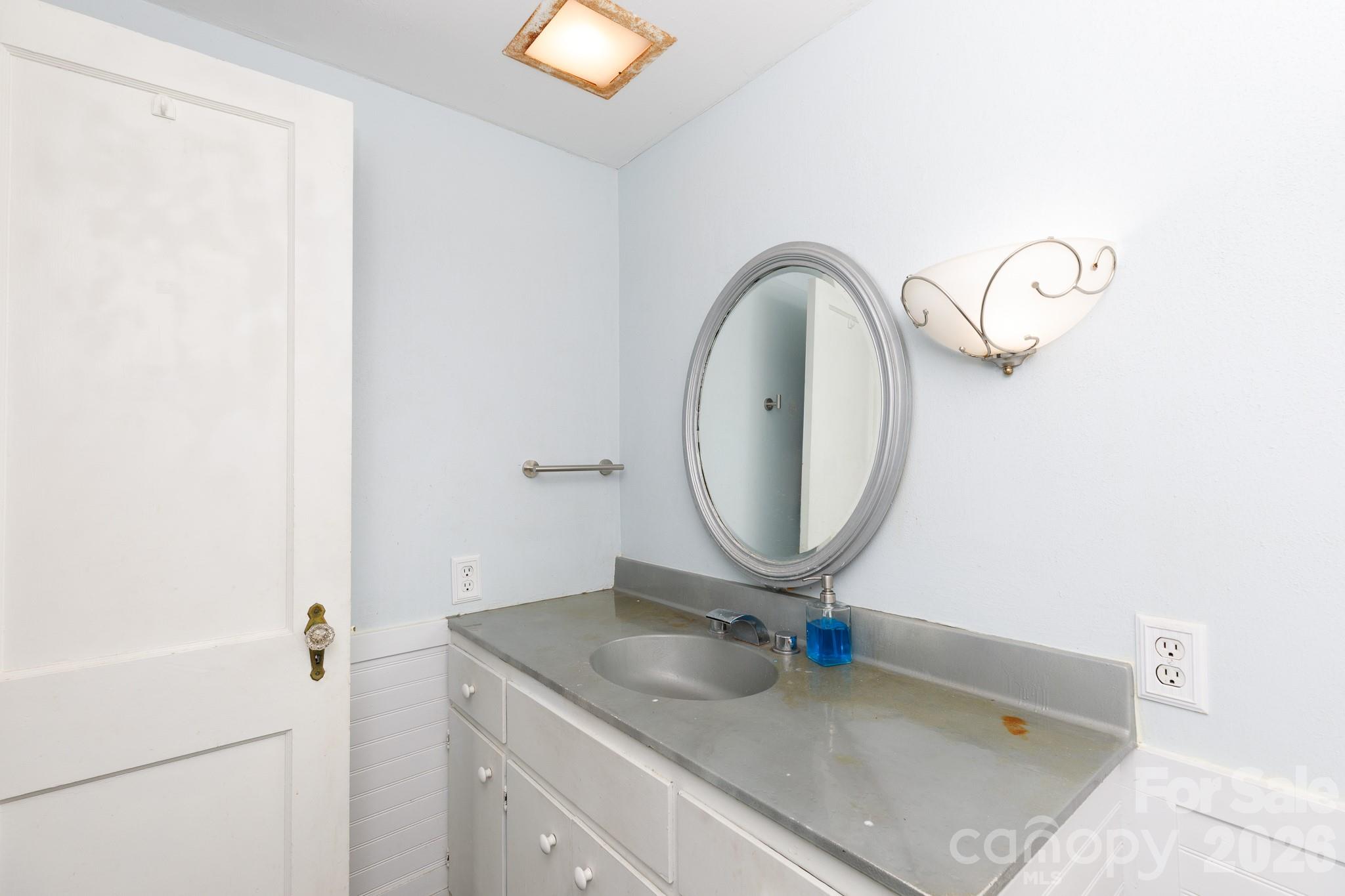 718 Milton Avenue Property Photo 16