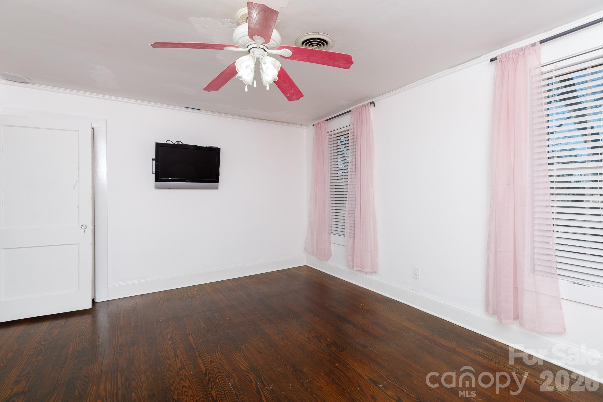 718 Milton Avenue Property Photo 20