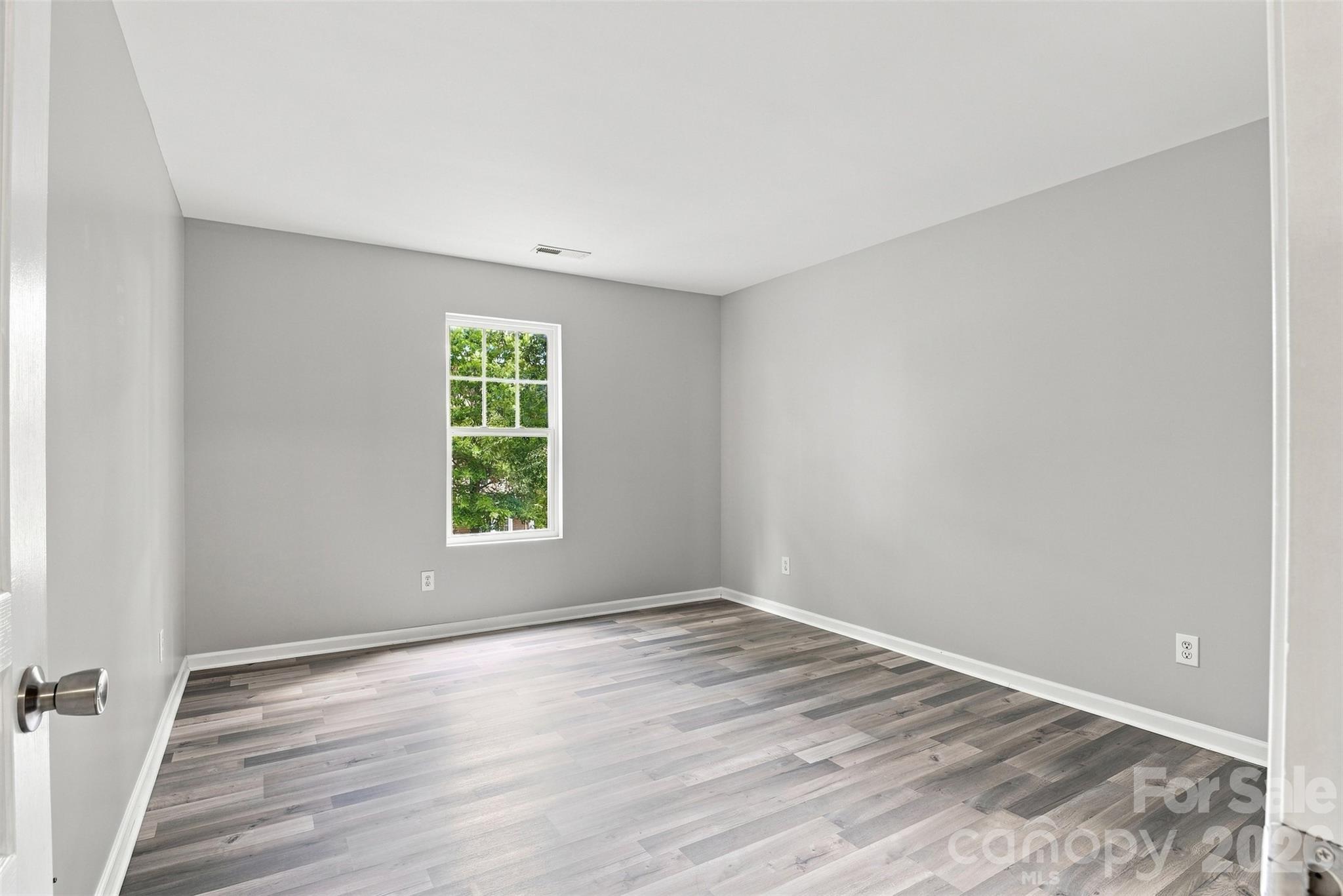 1011 Laparc Lane Property Photo 18