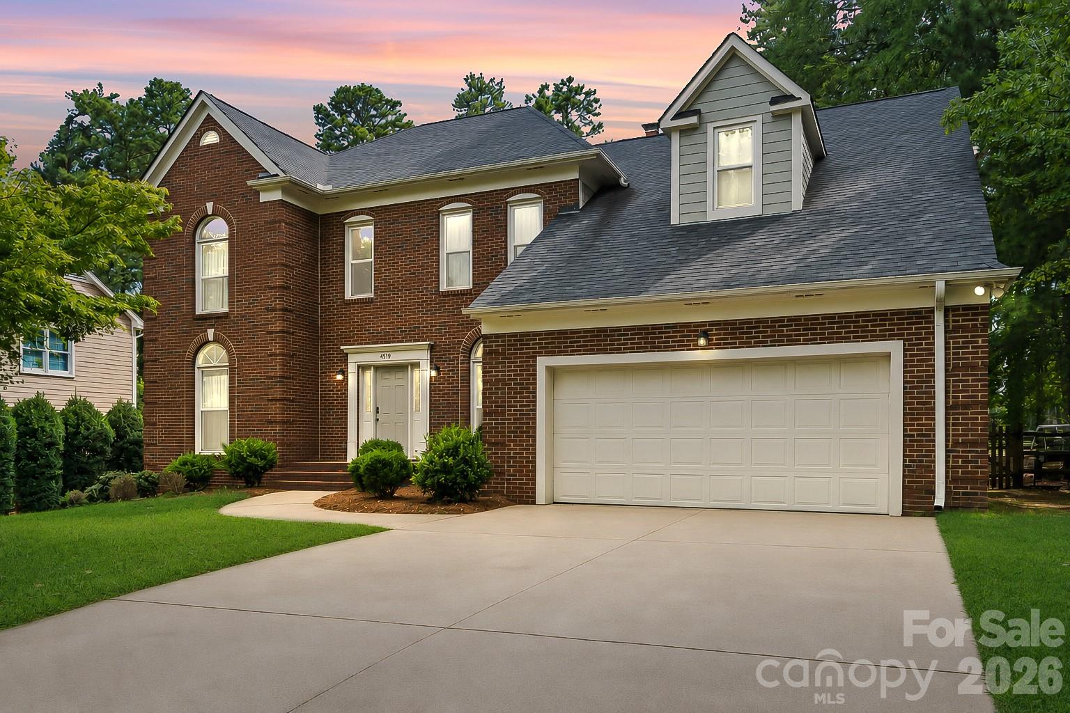 4519 Crownvista Drive Property Photo 2