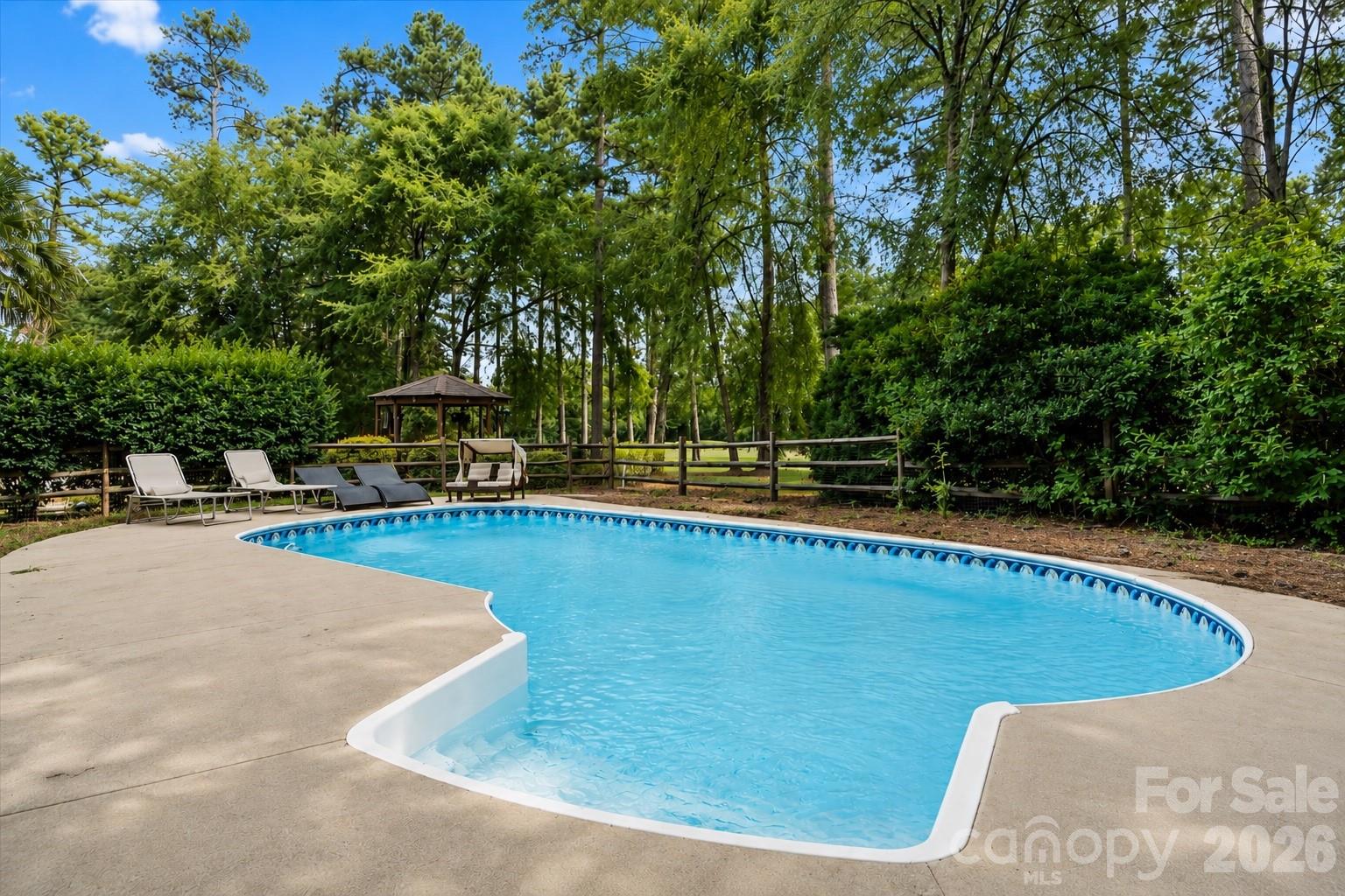 4519 Crownvista Drive Property Photo 4