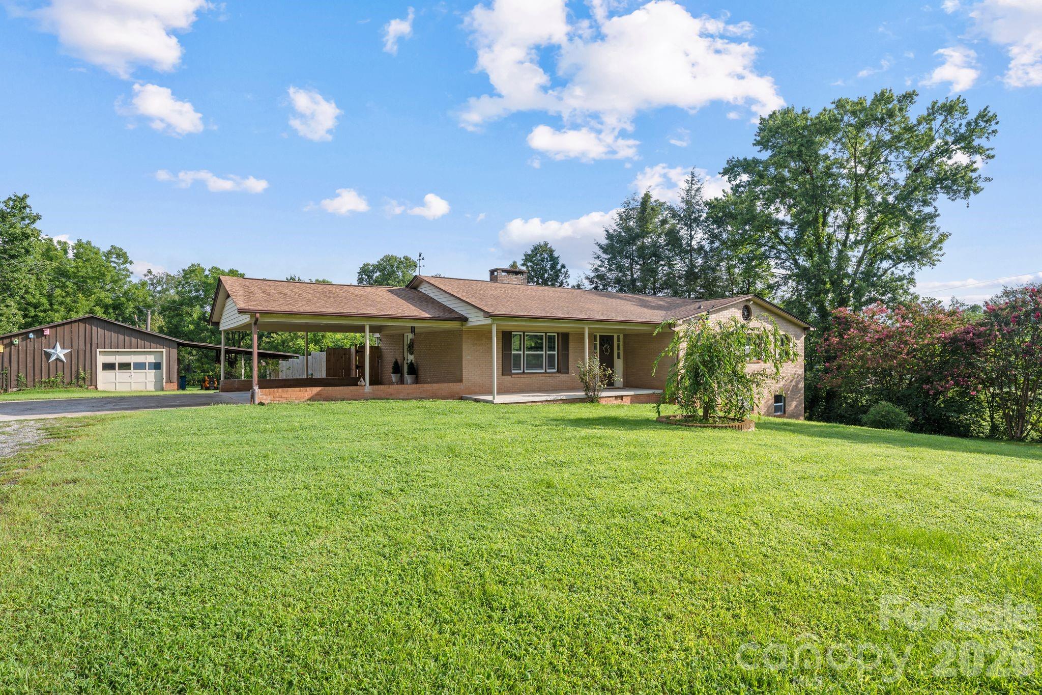 3968 Hollywood Ridge Road Property Photo 4