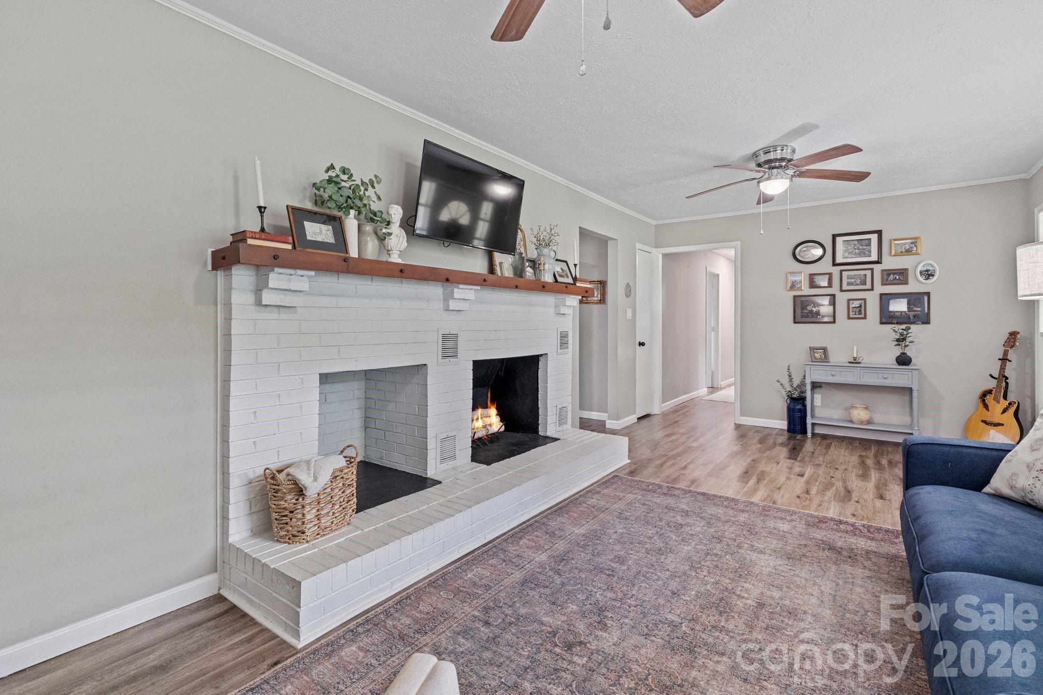 3968 Hollywood Ridge Road Property Photo 11
