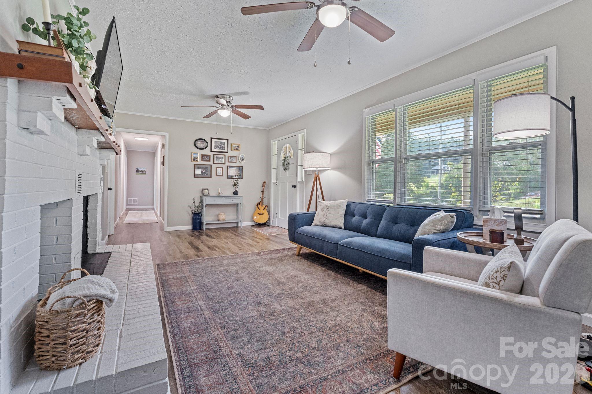 3968 Hollywood Ridge Road Property Photo 12