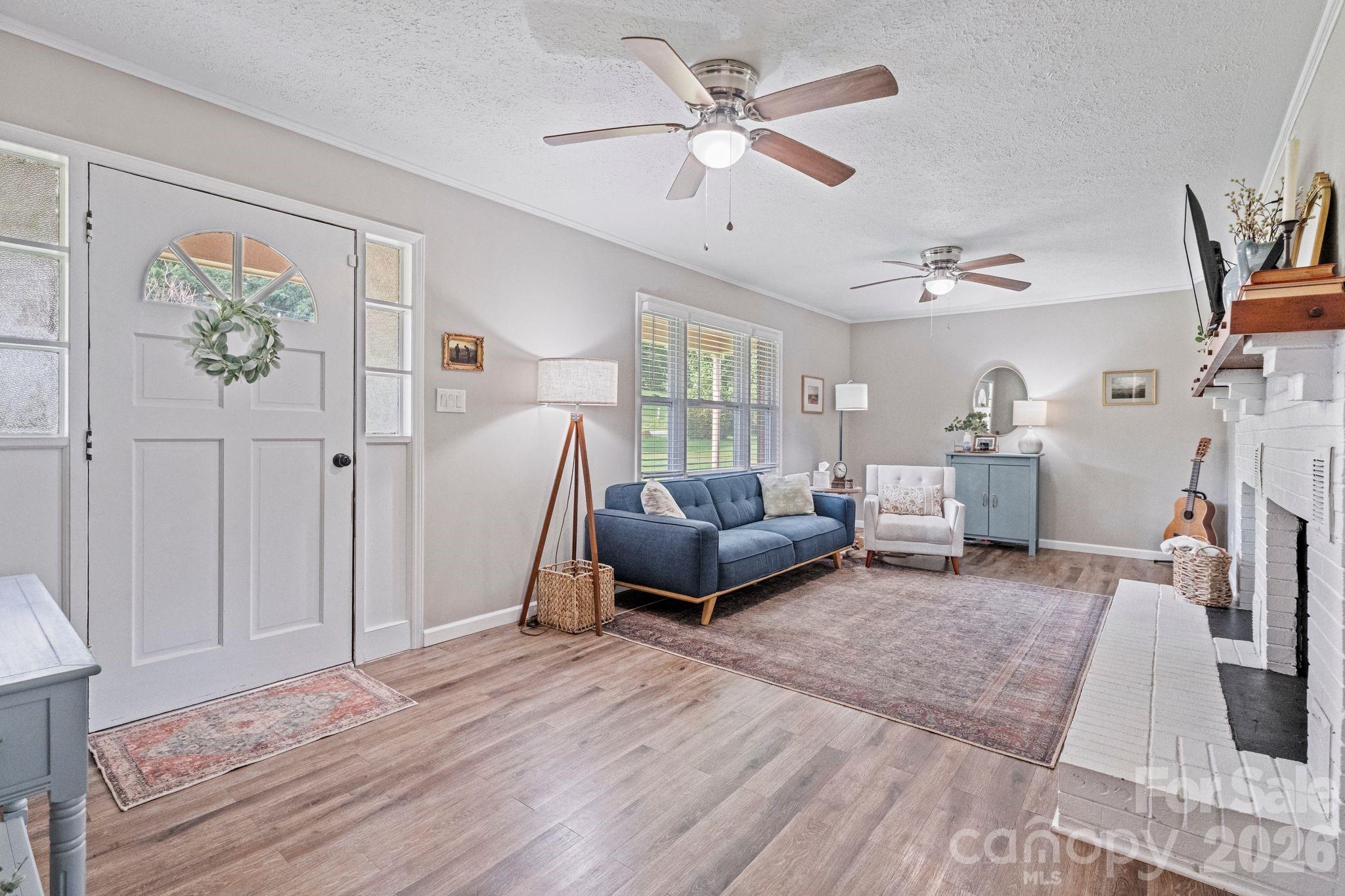 3968 Hollywood Ridge Road Property Photo 13