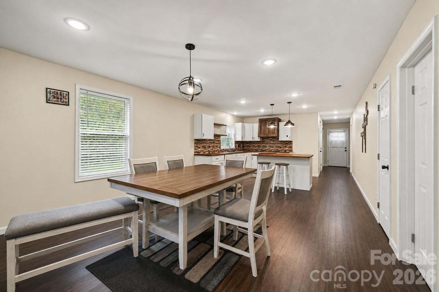 1104 Poston Circle Property Photo 2