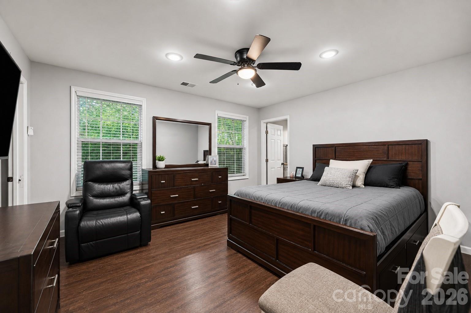 1104 Poston Circle Property Photo 3
