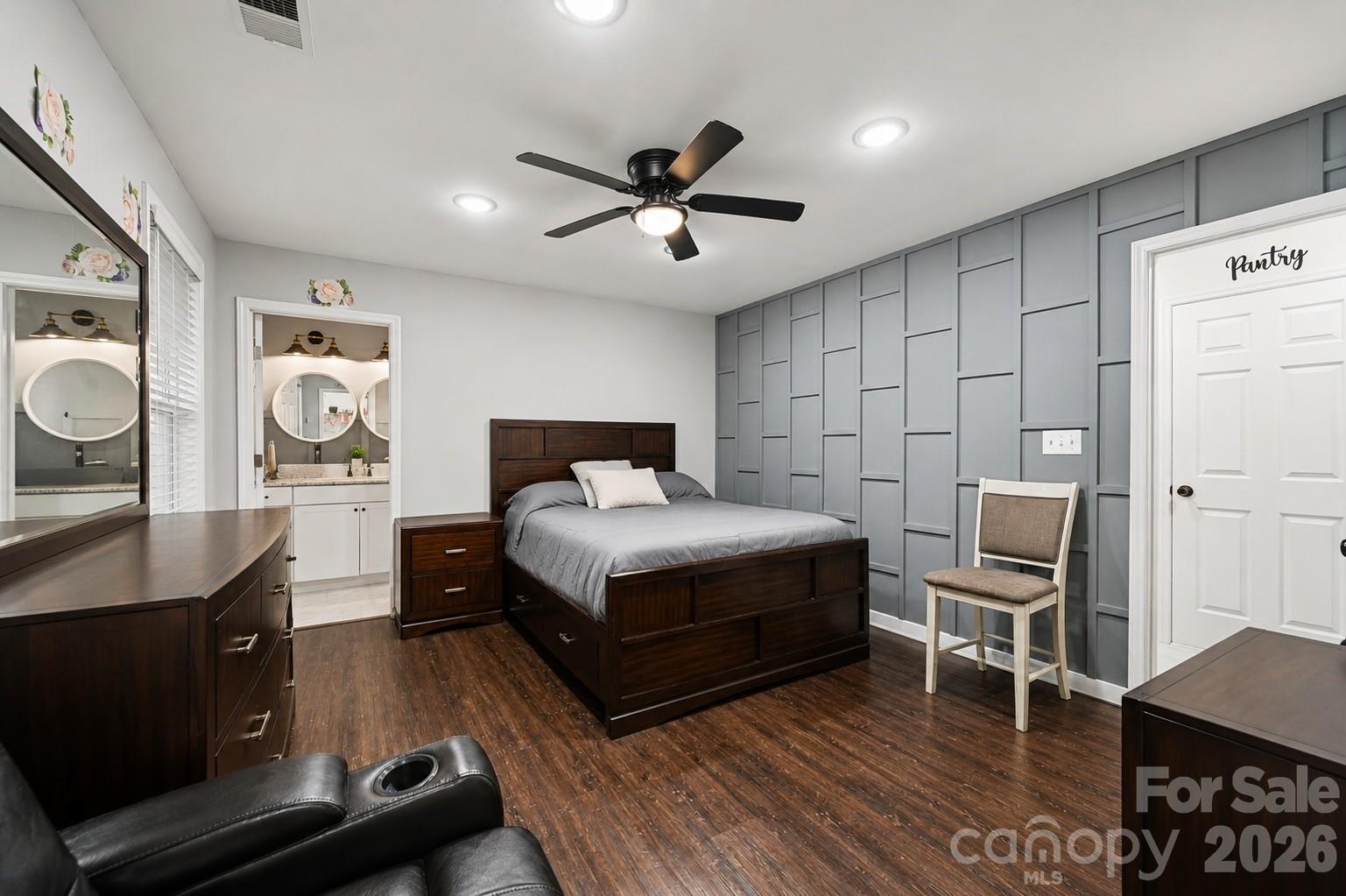 1104 Poston Circle Property Photo 4