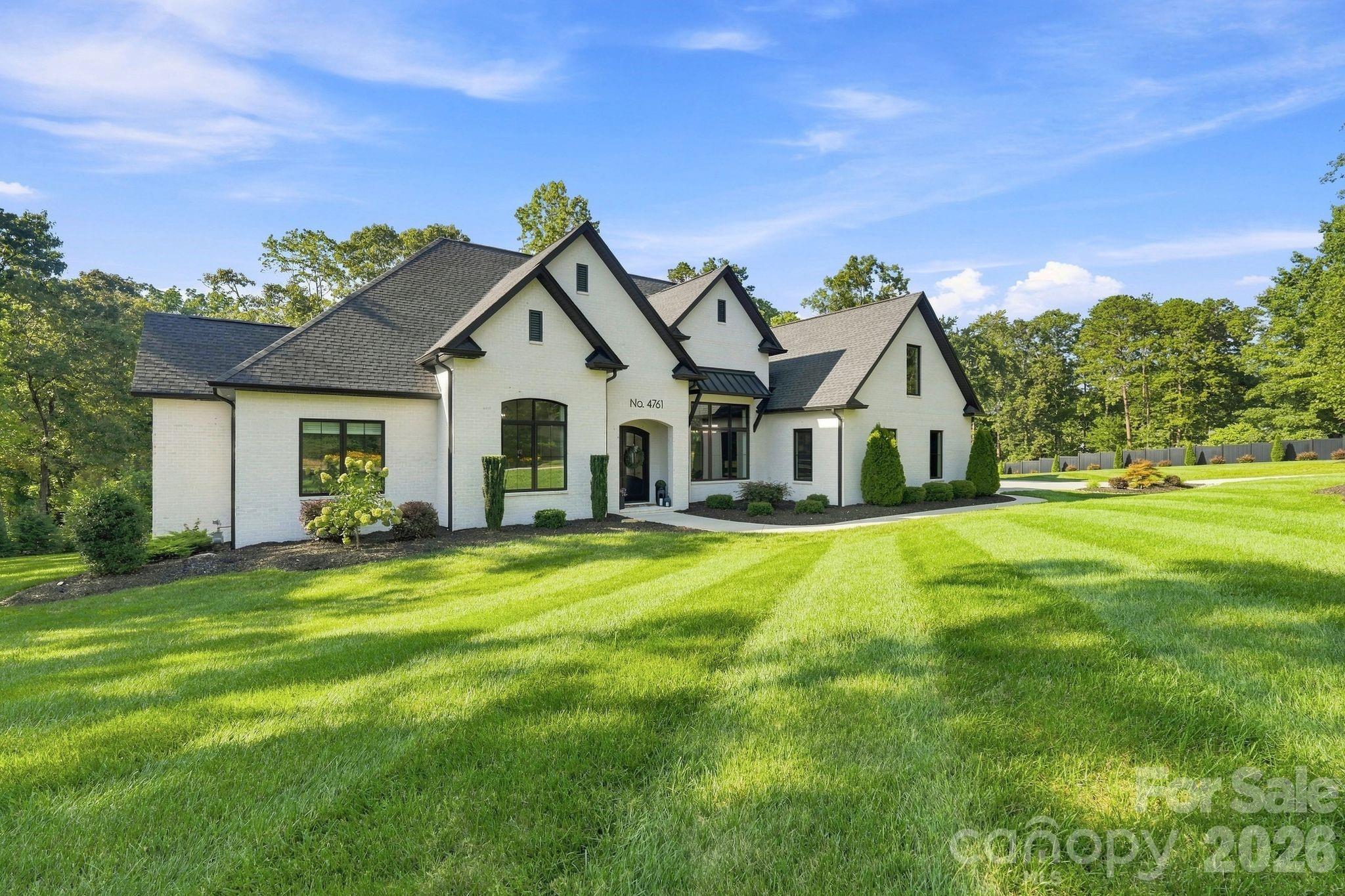 4761 Glen Hollow Lane Property Photo 3