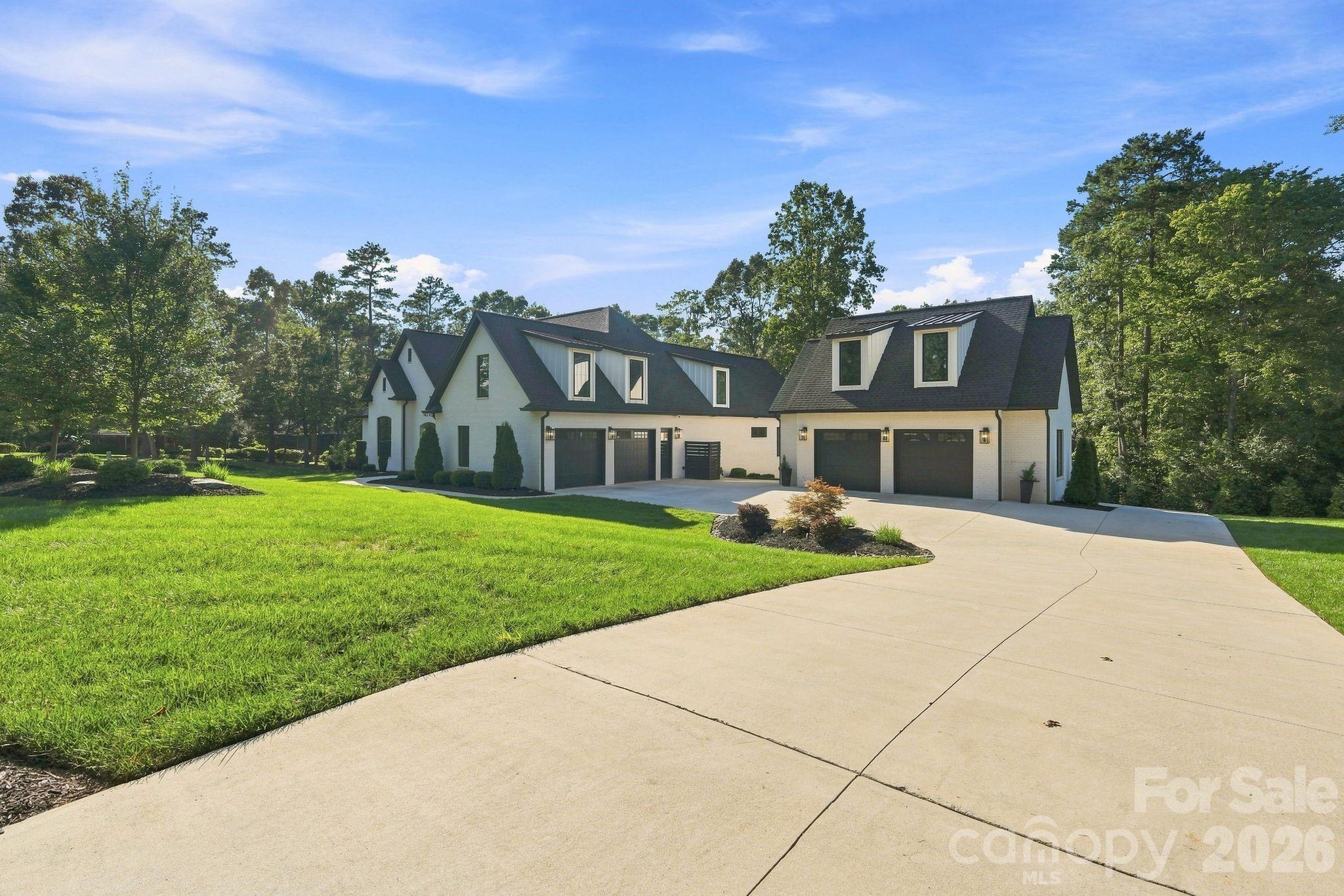 4761 Glen Hollow Lane Property Photo 4