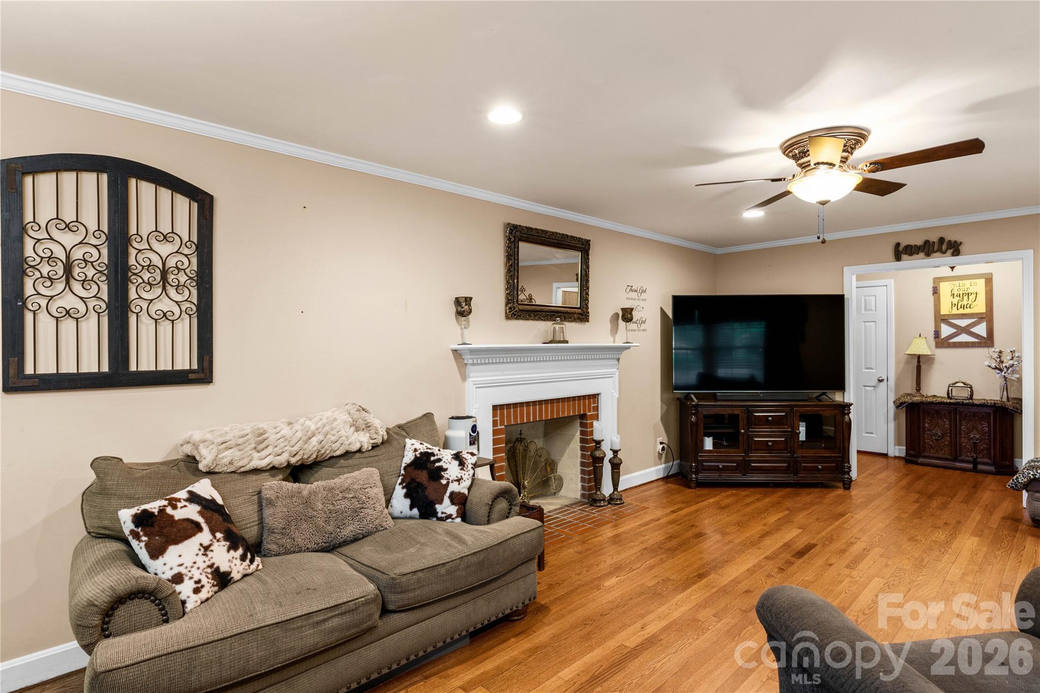 938 Forest Drive Property Photo 8