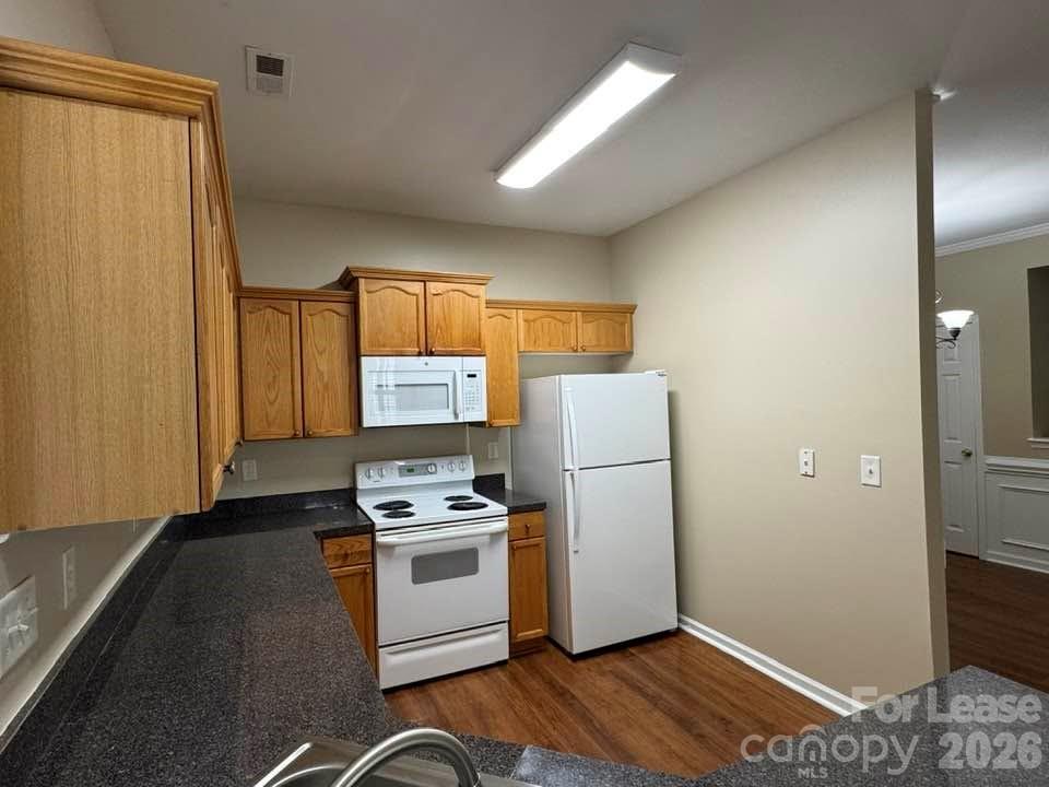 21404 Aftonshire Drive Property Photo 2