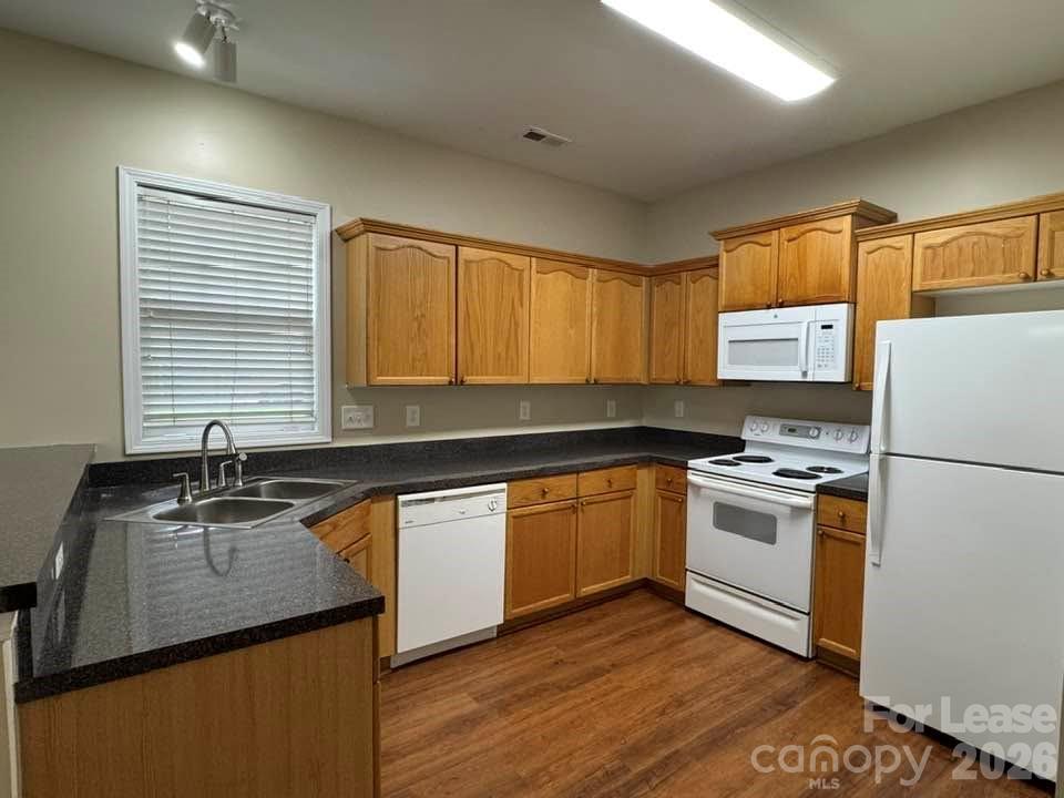 21404 Aftonshire Drive Property Photo 3