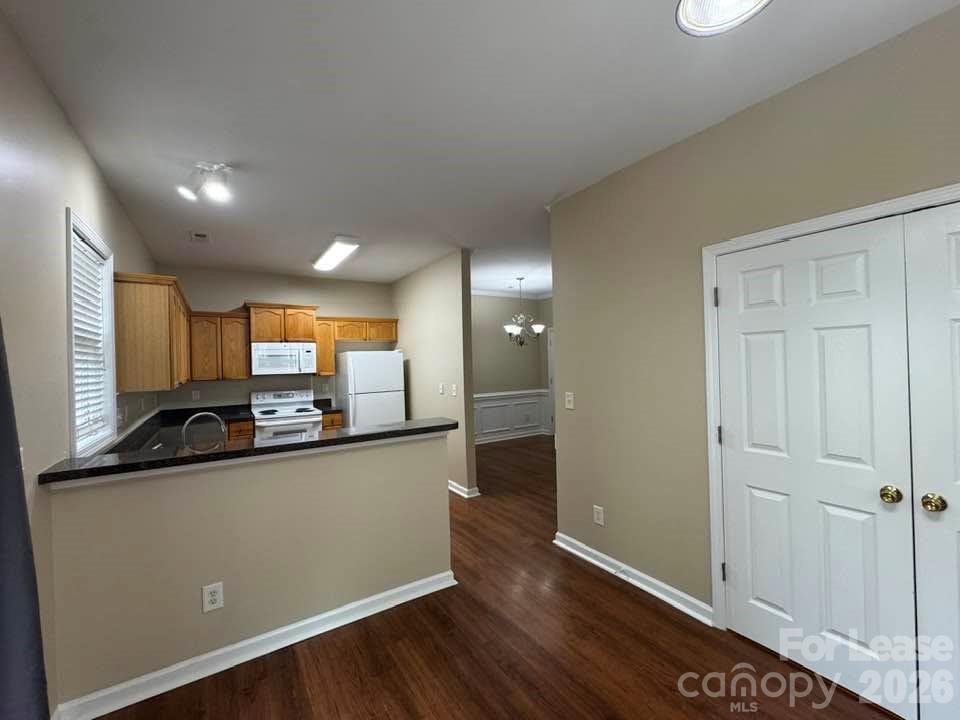 21404 Aftonshire Drive Property Photo 4