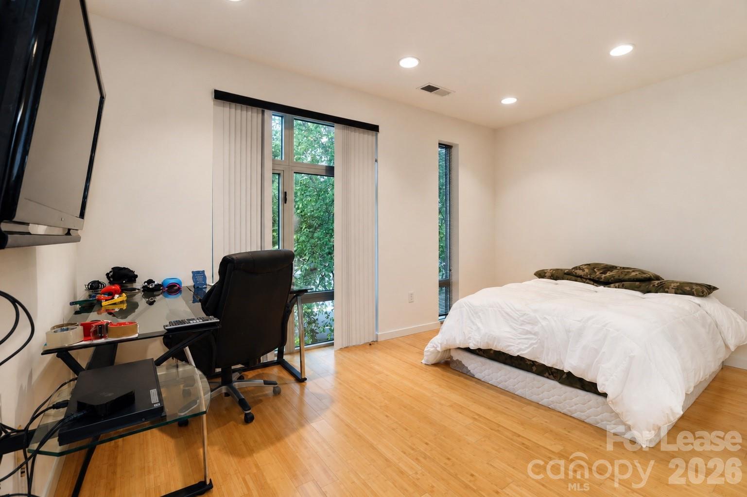 350 Viburnum Way Court Property Photo 11