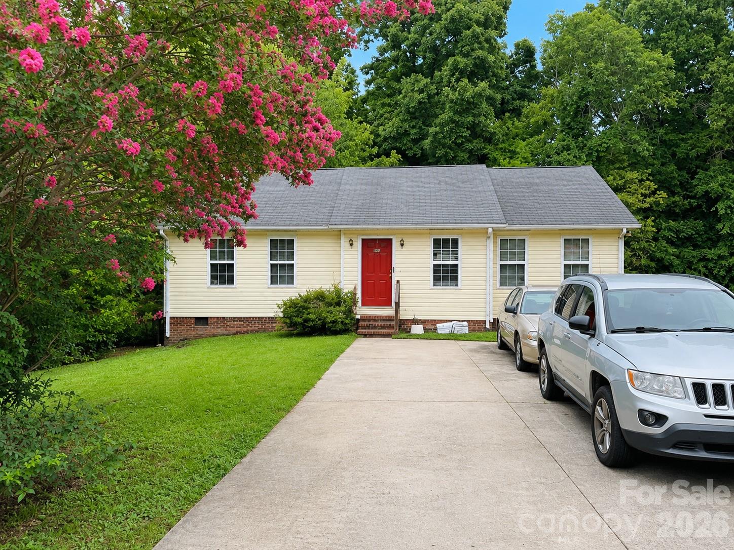 910 2nd Street Property Photo 2