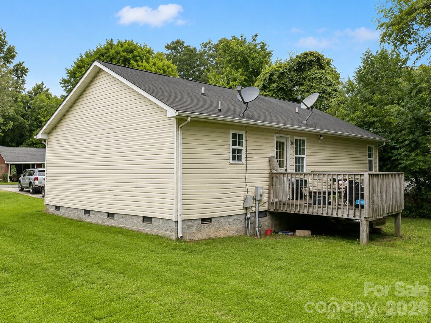 910 2nd Street Property Photo 10