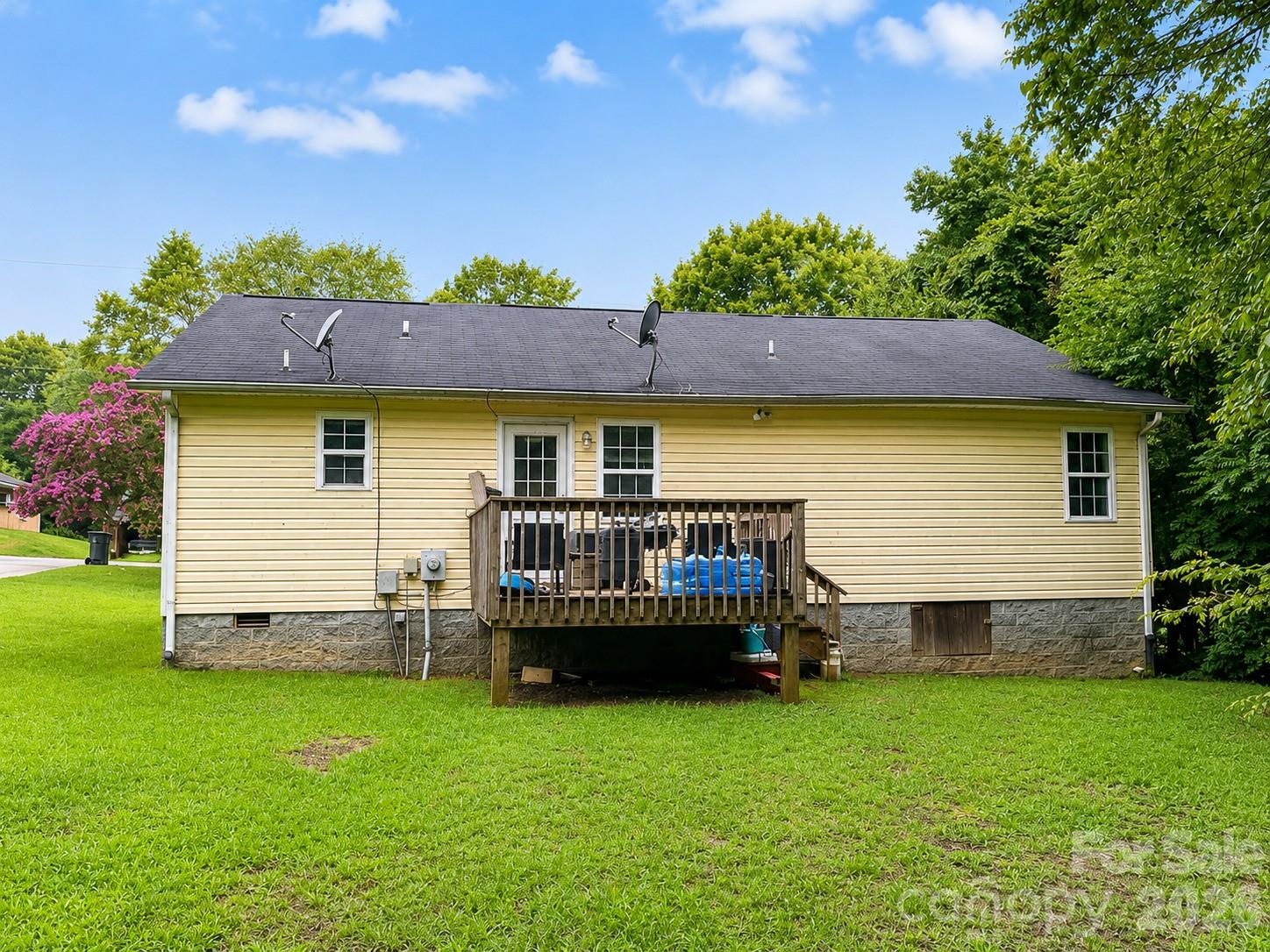 910 2nd Street Property Photo 11