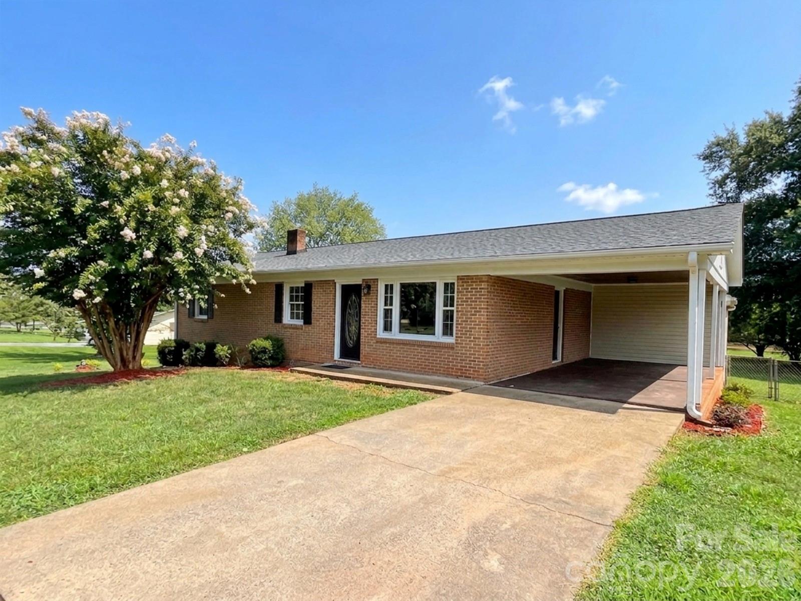 104 Dyer Drive Property Photo 1