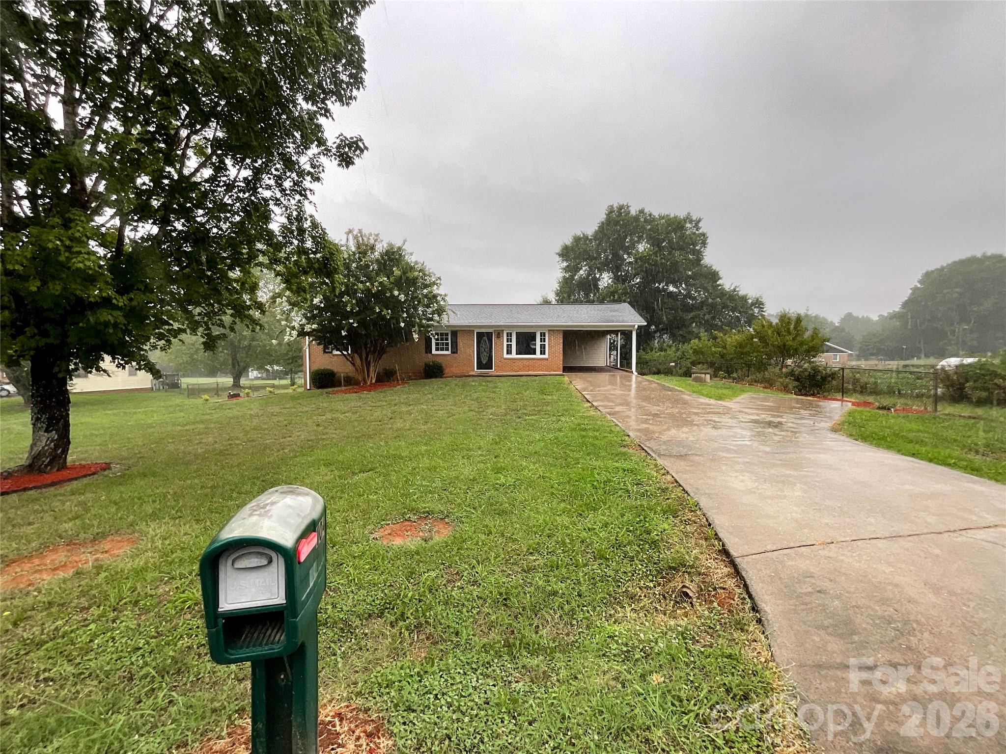 104 Dyer Drive Property Photo 2