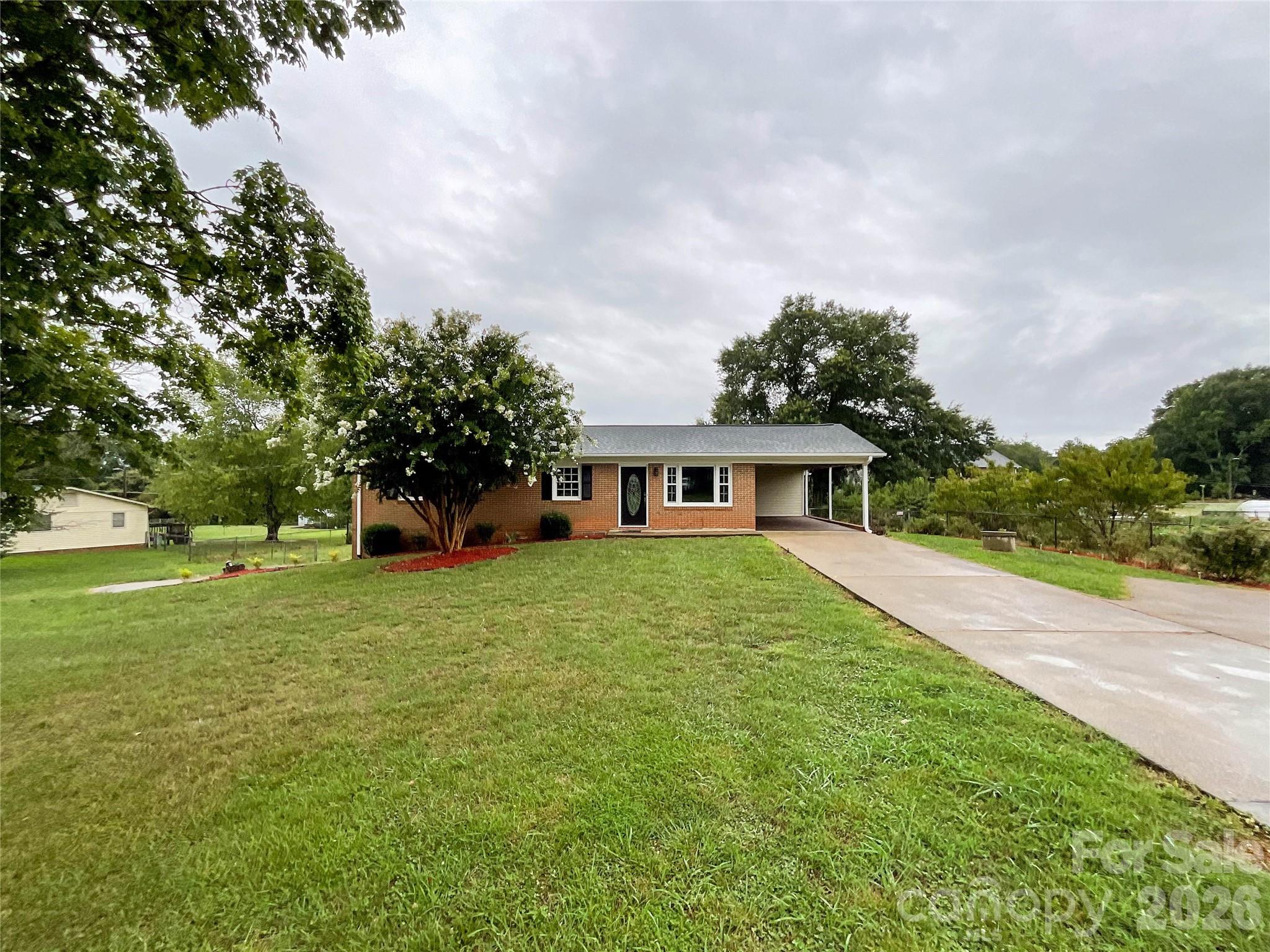 104 Dyer Drive Property Photo 3