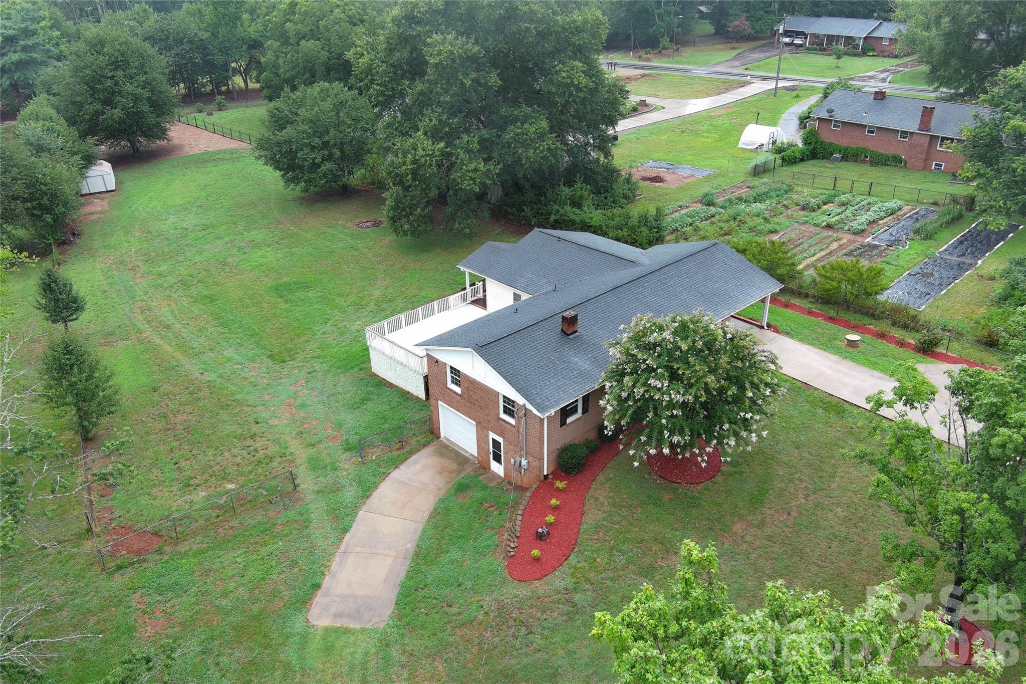 104 Dyer Drive Property Photo 38